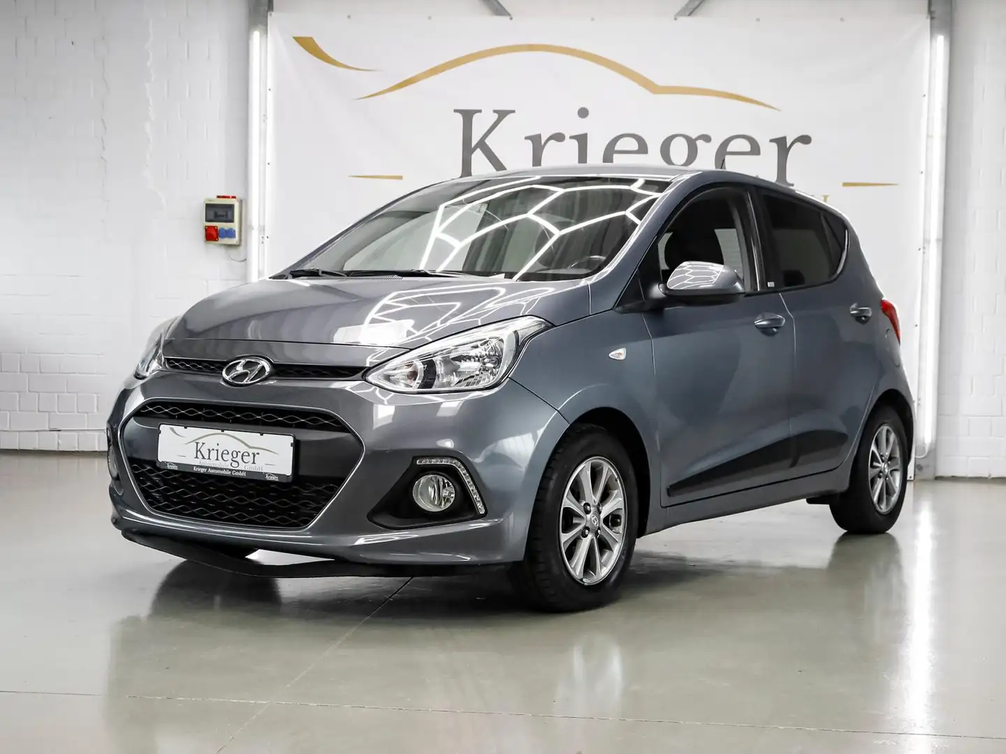 Hyundai i10 Passion *KLIMAANLAGE*SITZHEIZUNG*ALUFELGE* Grijs - 1