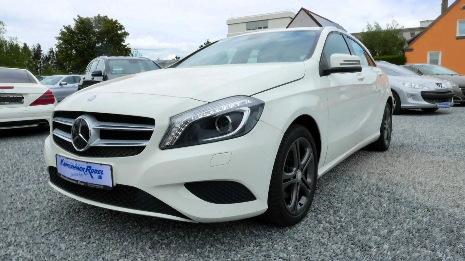 Mercedes-Benz A 200 BlueEfficiency/Urban/NAVI/XENON White - 1