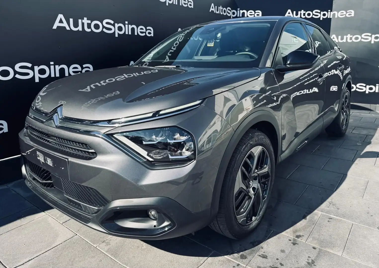 Citroen C4 C4 PureTech 130 S&S EAT8 Plus #keyless #navi #naz Grijs - 1