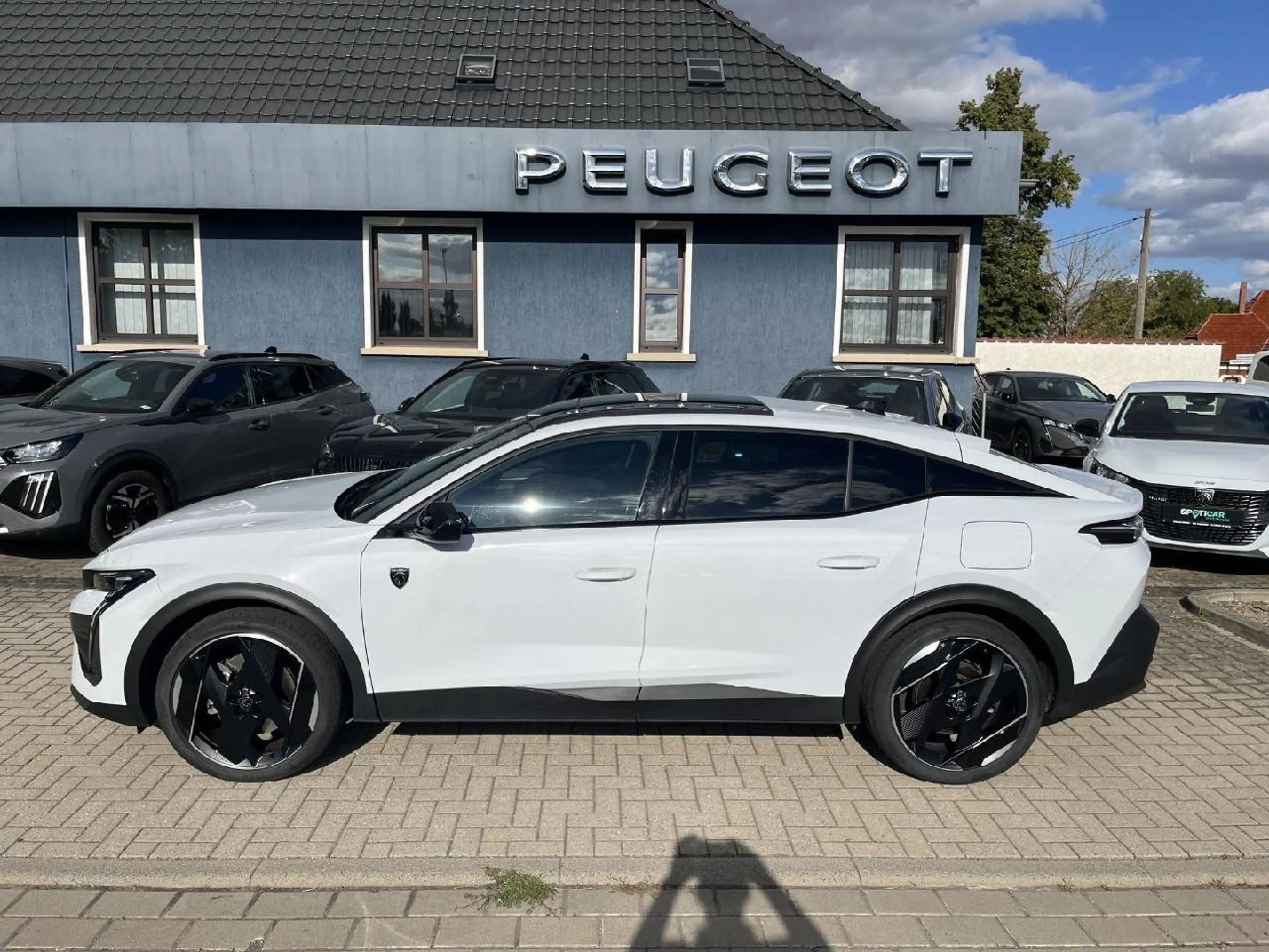 Peugeot 408 408 GT Hybrid 225 +Vollleder+FOCAL+SDach+NightVi — photo 5