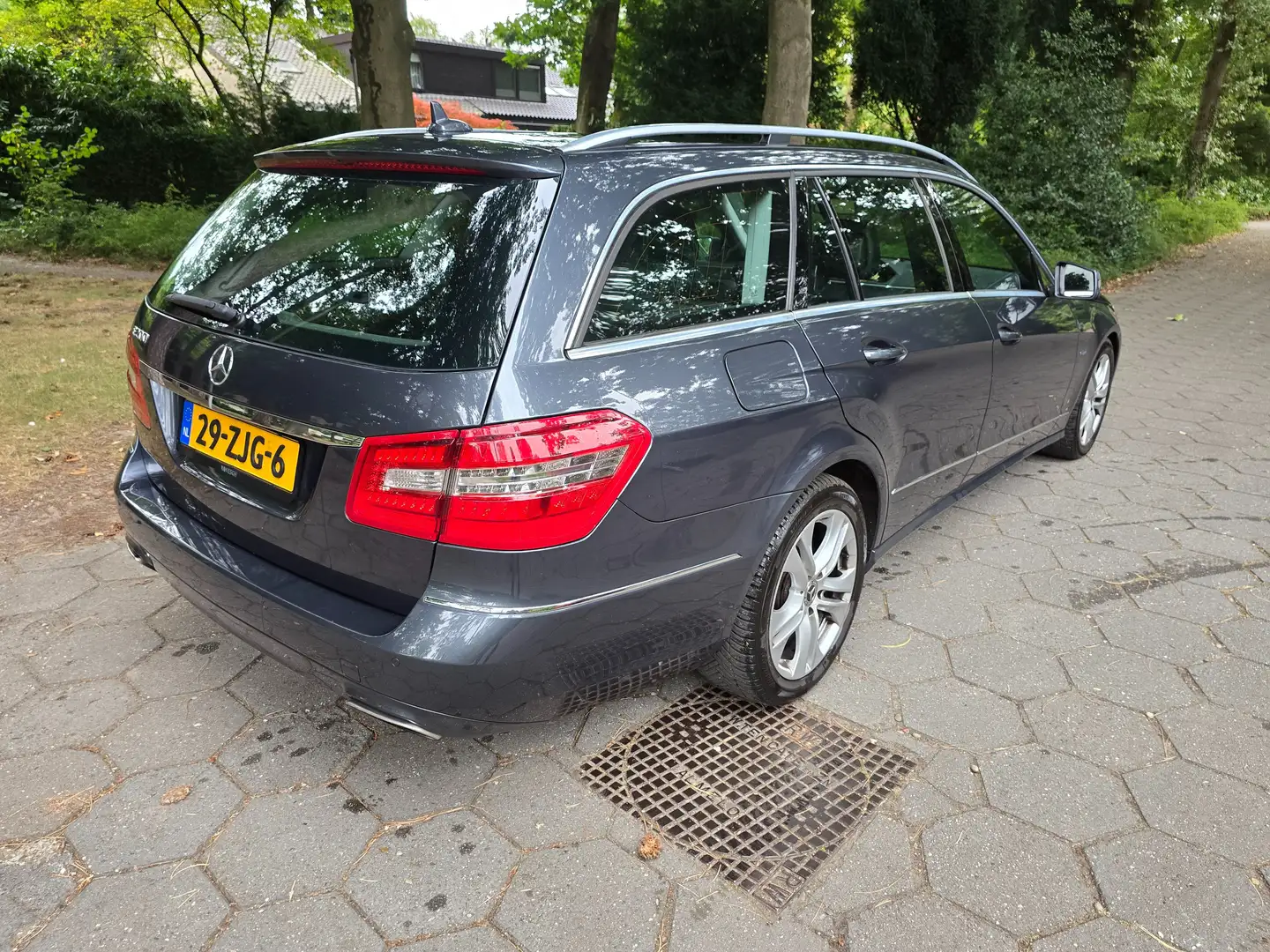 Mercedes-Benz E 200 E 200 CGI Bns Cl. Av.g Grijs - 2