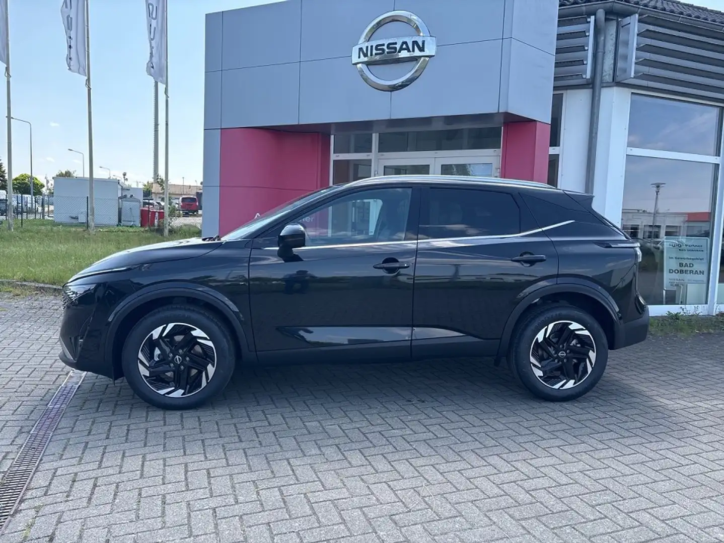 Nissan Qashqai MY24 1.3 DIG-T MHEV Xtronic N-Connecta Winter Komf Schwarz - 2