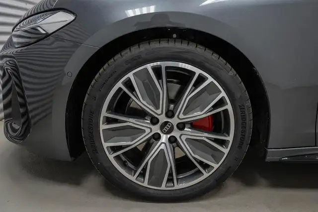 Audi A5 view 5
