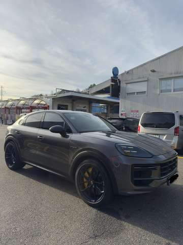 Imagine Porsche Cayenne Turbo E-Hybrid Coupe Tiptronic S GT-Paket
