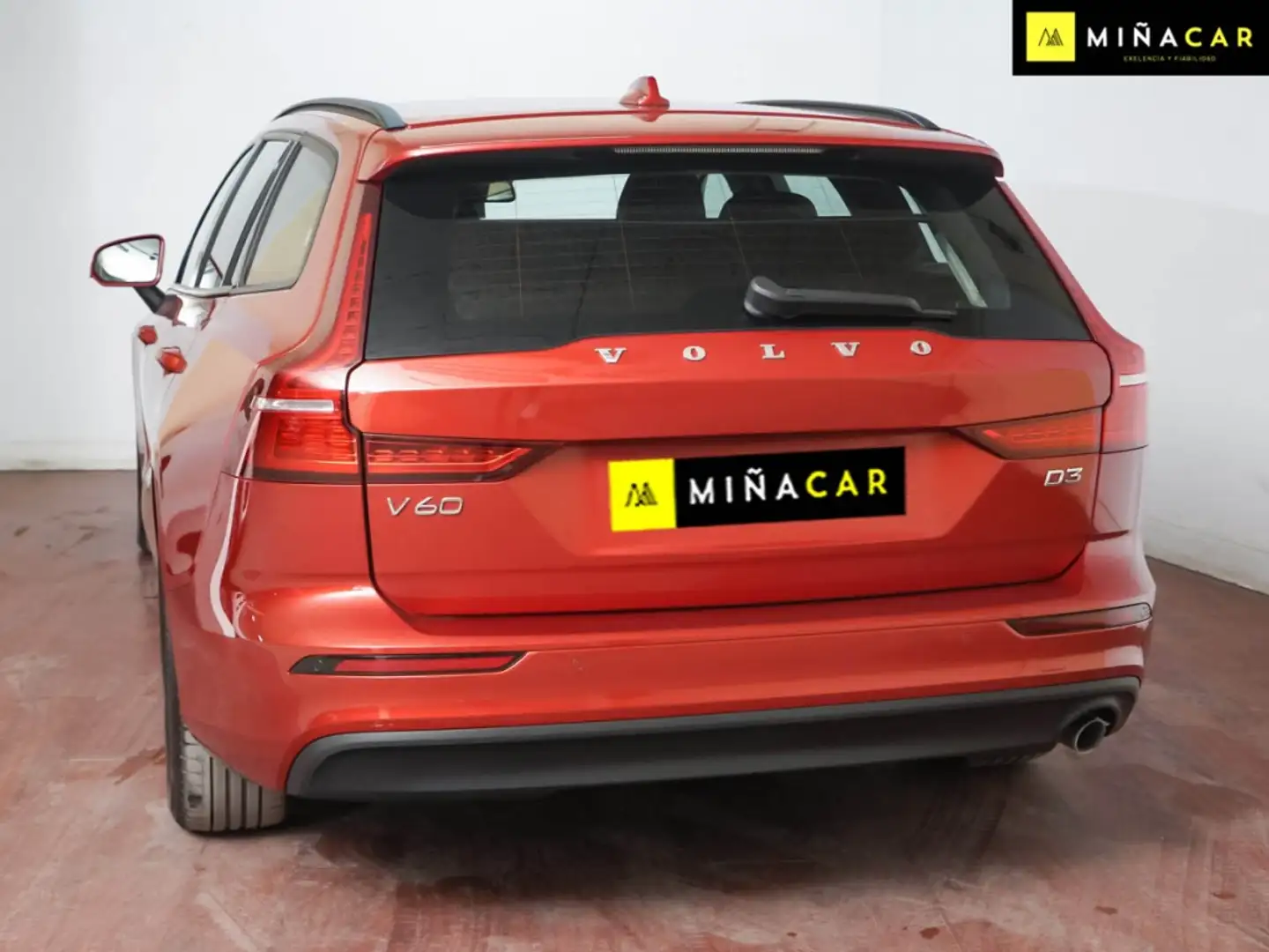Volvo V60 D3 Aut. Naranja - 2