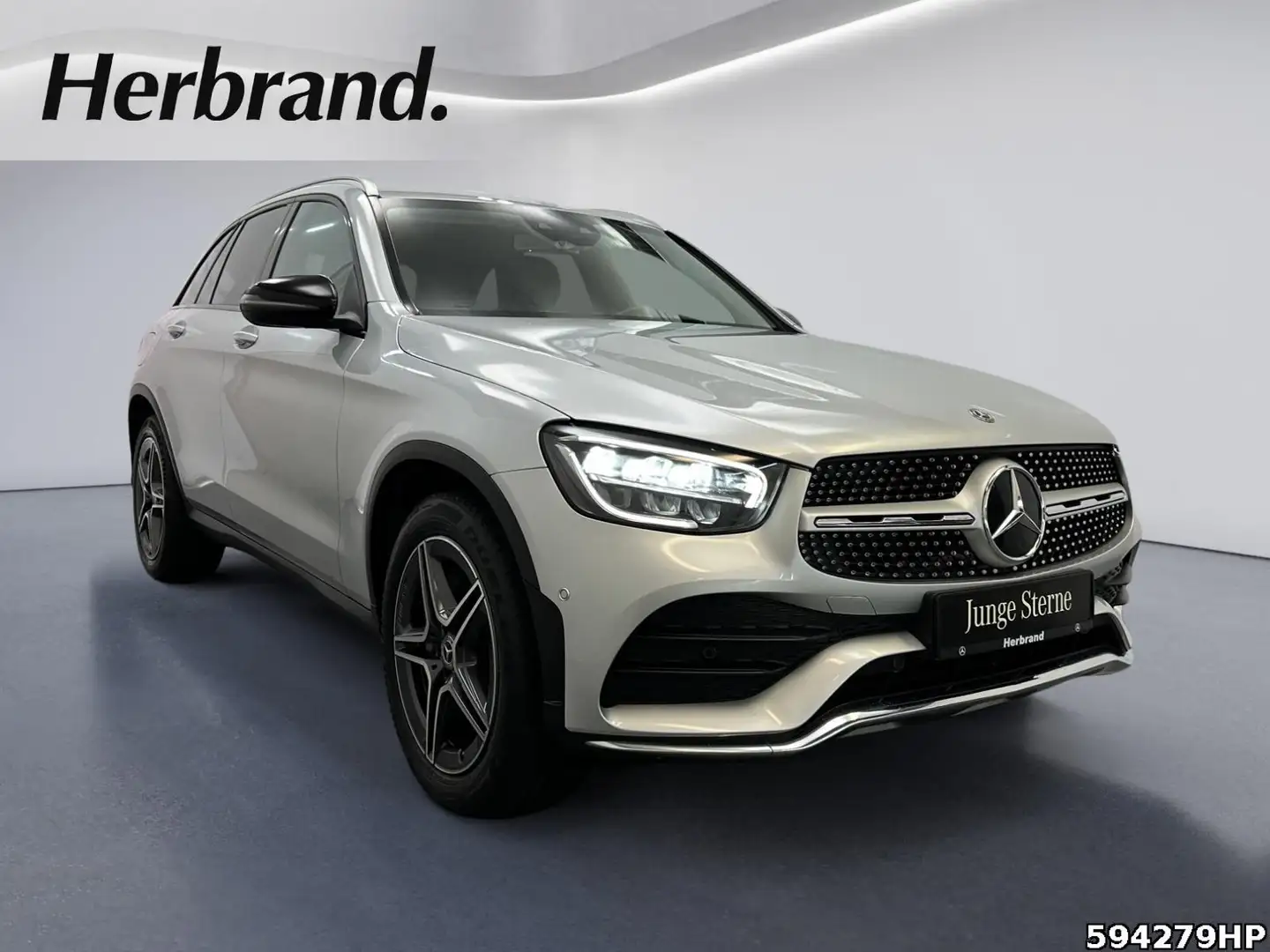 Mercedes-Benz GLC 200 4M AMG Line LED Kamera CarPlay Sound 19" Silber - 2