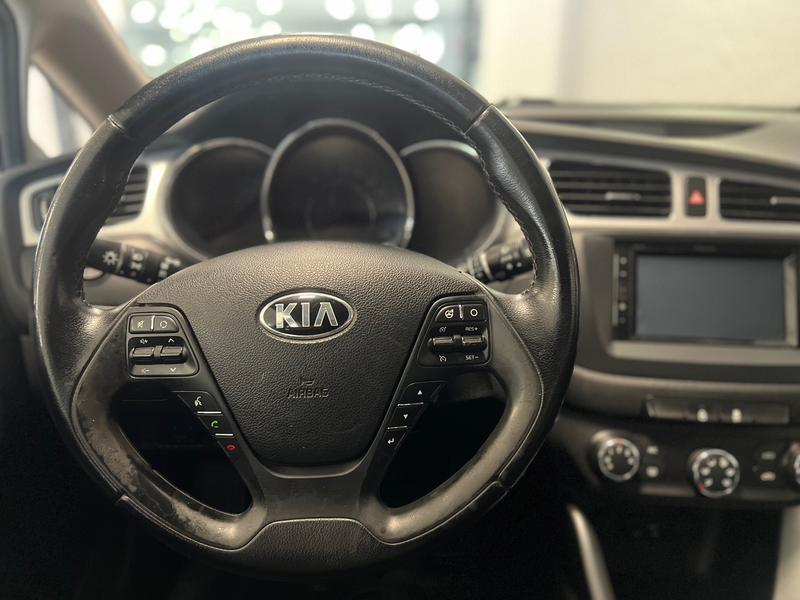 Kia Ceed / cee'd 1.6 GDI 20th Anniversary | Carplay |Cruise | 135pk — photo 12