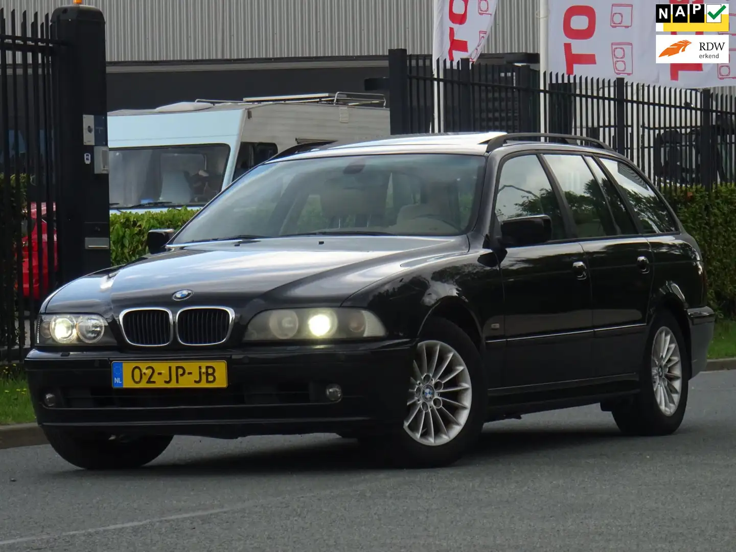 BMW 530 5-serie Touring 530i Edition AUTOMAAT FULL OPTIONS Zwart - 1