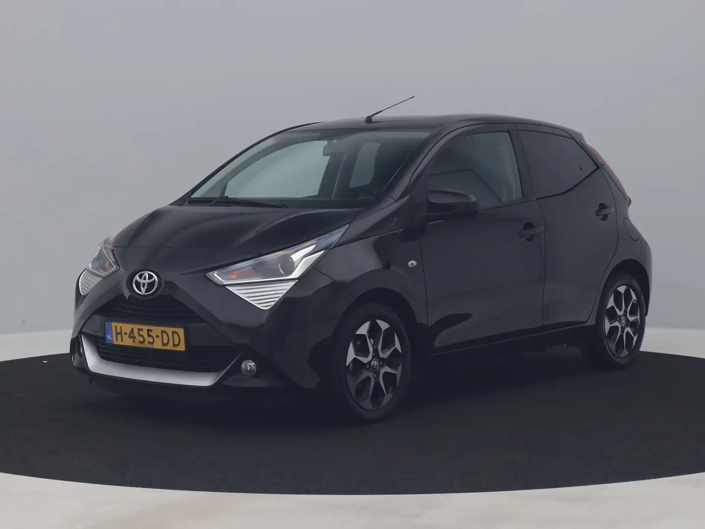 Toyota Aygo 1.0 VVT-i 5-Deurs X-cite | CAMERA | CARPLAY | CRUI Zwart - 1