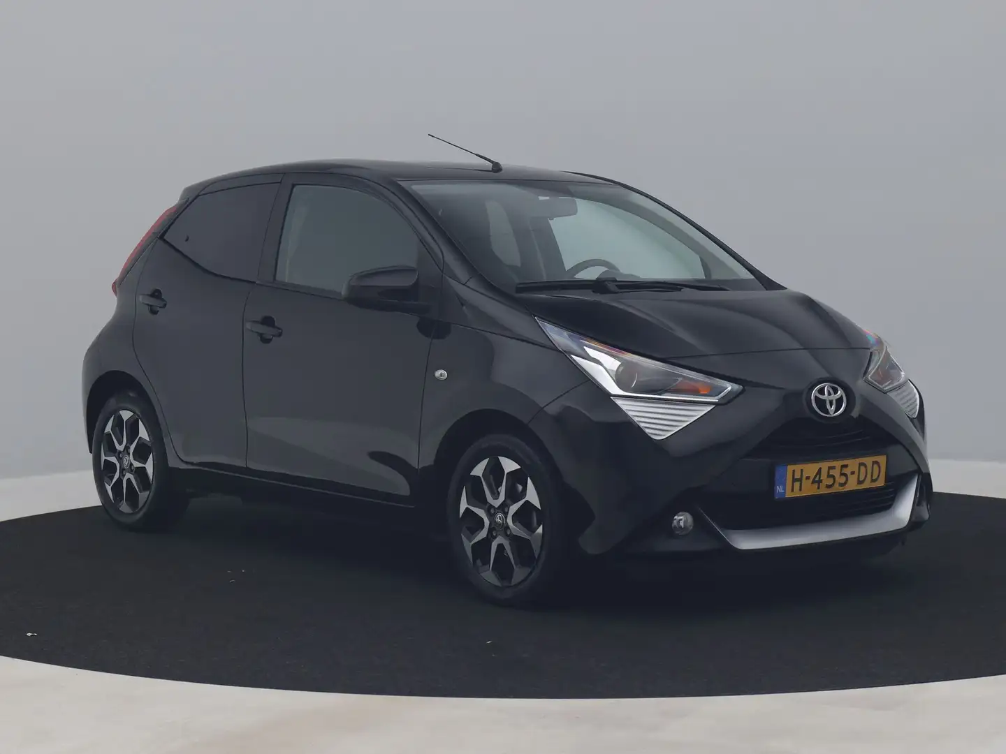 Toyota Aygo 1.0 VVT-i 5-Deurs X-cite | CAMERA | CARPLAY | CRUI Zwart - 2