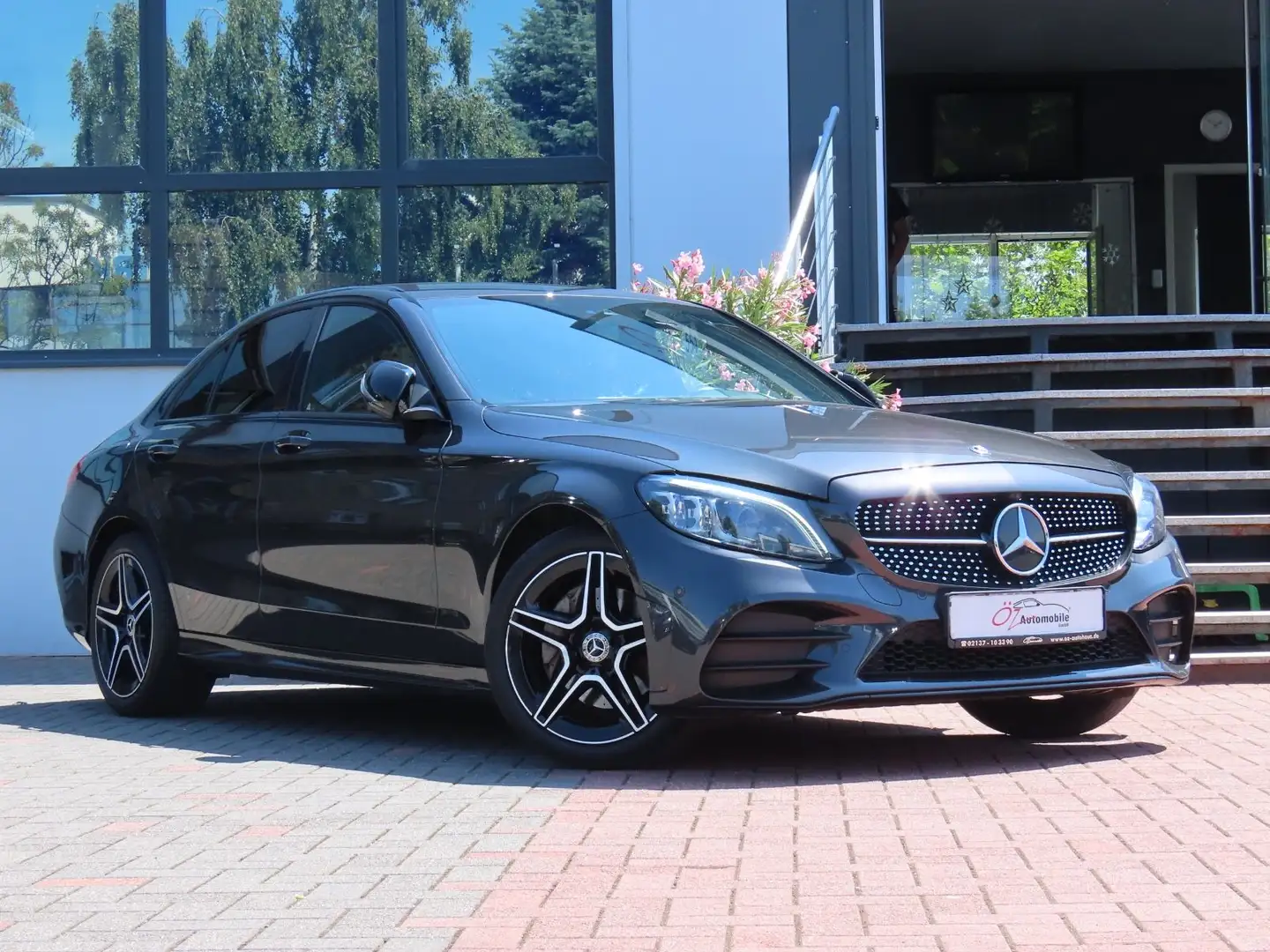Mercedes-Benz C 180 Autom. Leder Sitzheizung 360° Ambiente Verde - 1