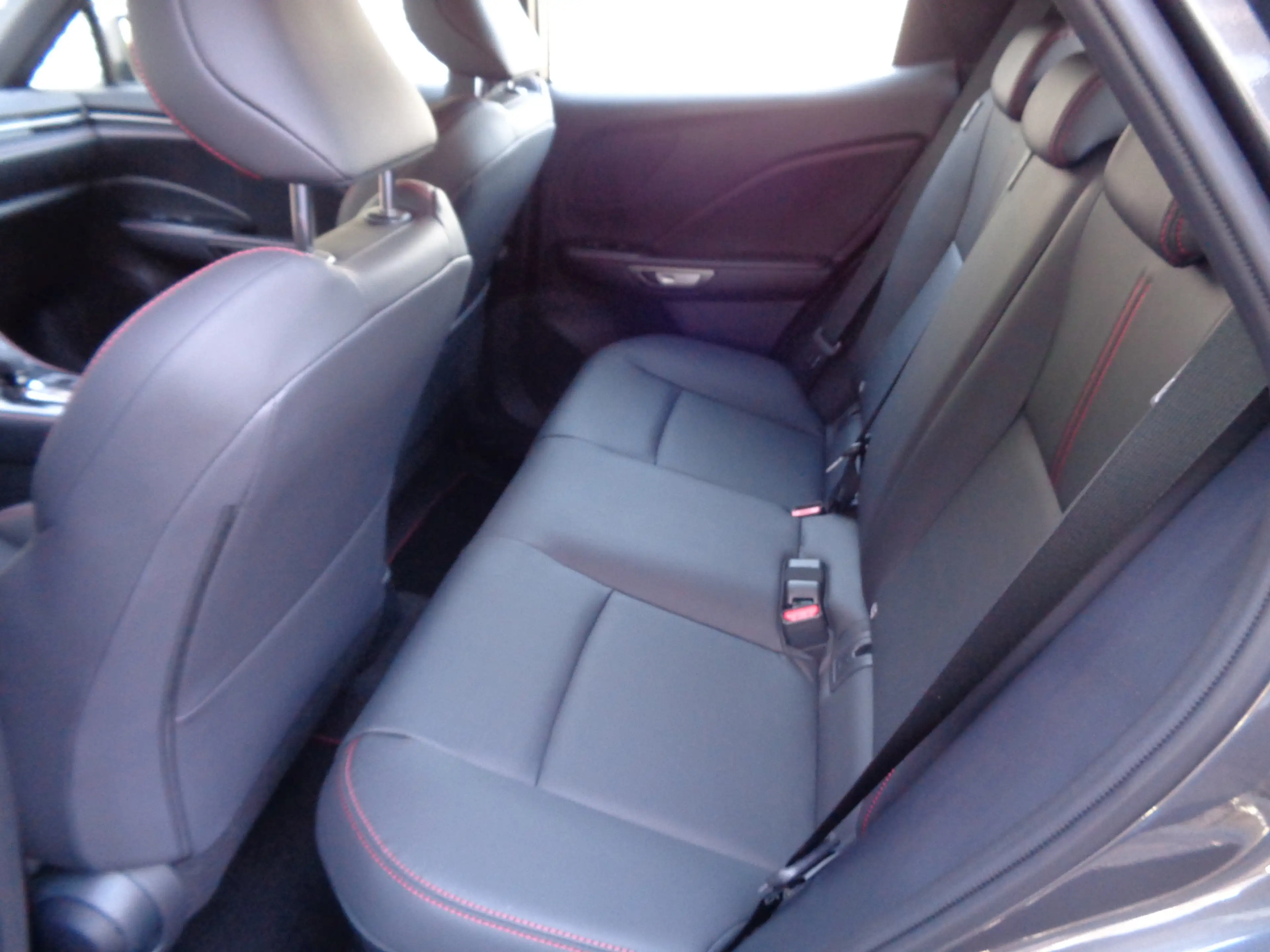 Lexus LBX LBX FWD Elegant Black Edition — photo 9
