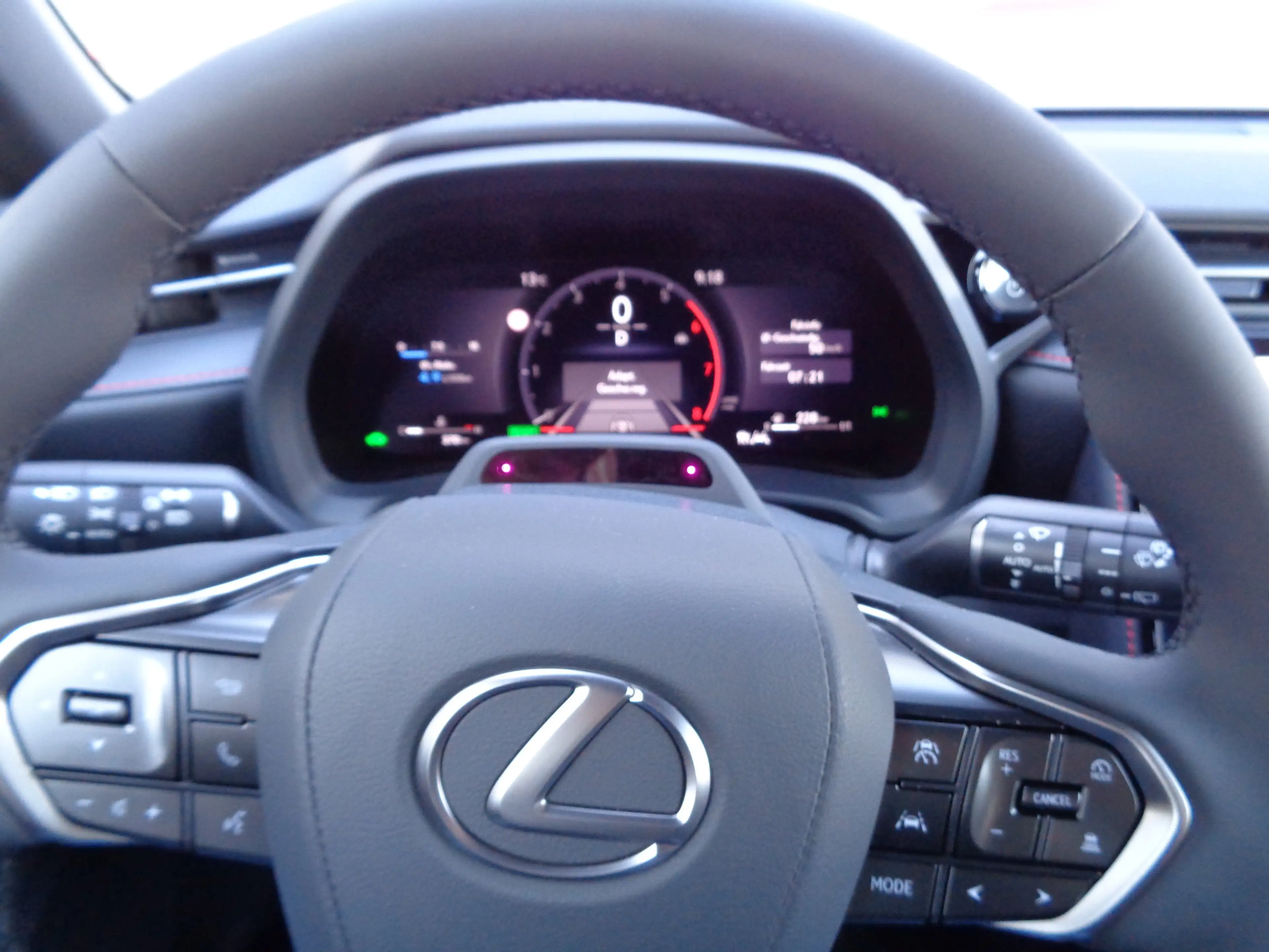 Lexus LBX LBX FWD Elegant Black Edition — photo 14
