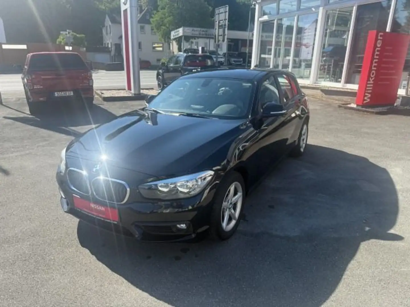 BMW 116 Baureihe 1 Lim. 5-trg. 116 i Advantage Noir - 2