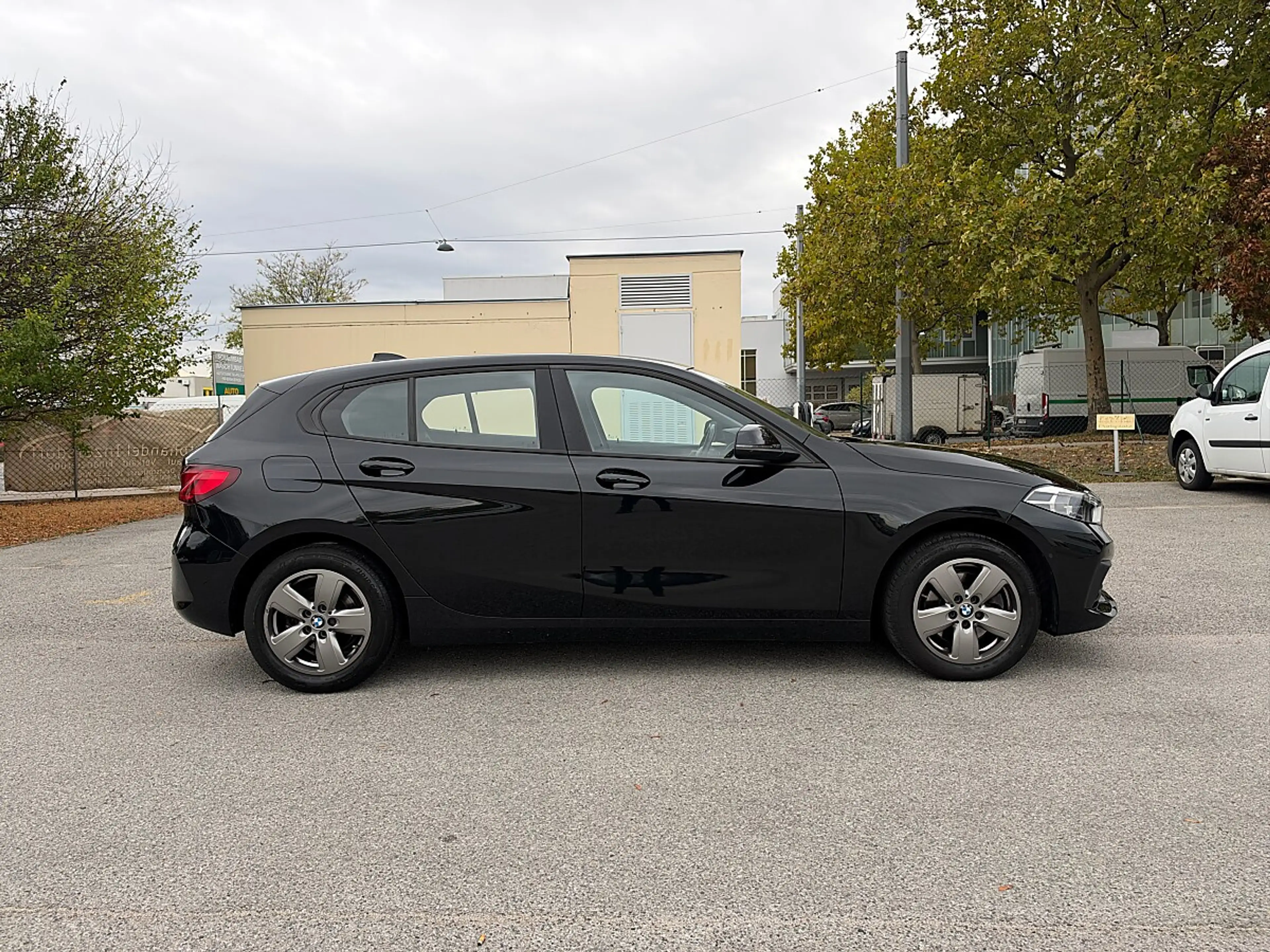 BMW 116 d Aut. / LIVE COCKPIT / NAVI / LED / — photo 7