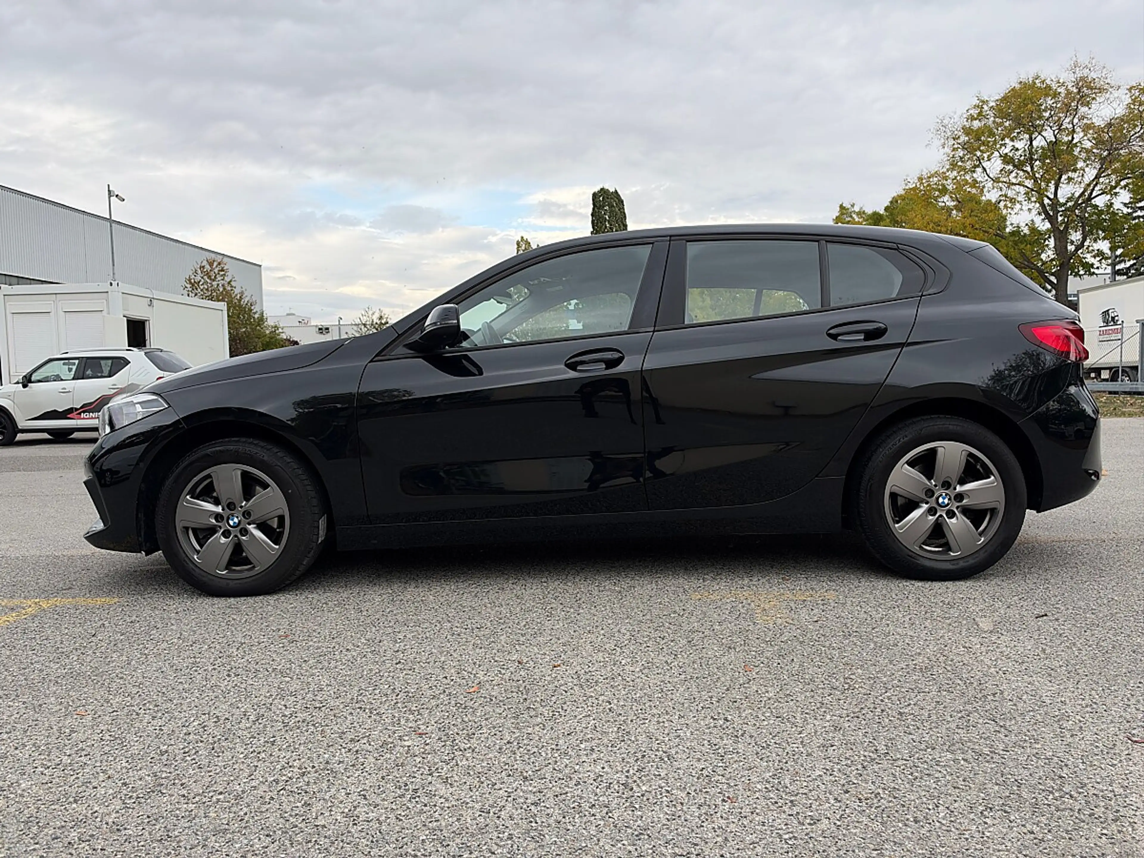 BMW 116 d Aut. / LIVE COCKPIT / NAVI / LED / — photo 3