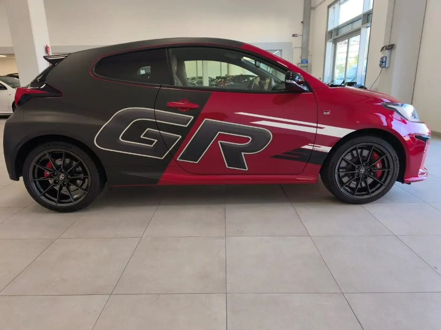 Toyota Yaris 1.6 Turbo 3 porte GR Yaris Circuit Rouge - 2