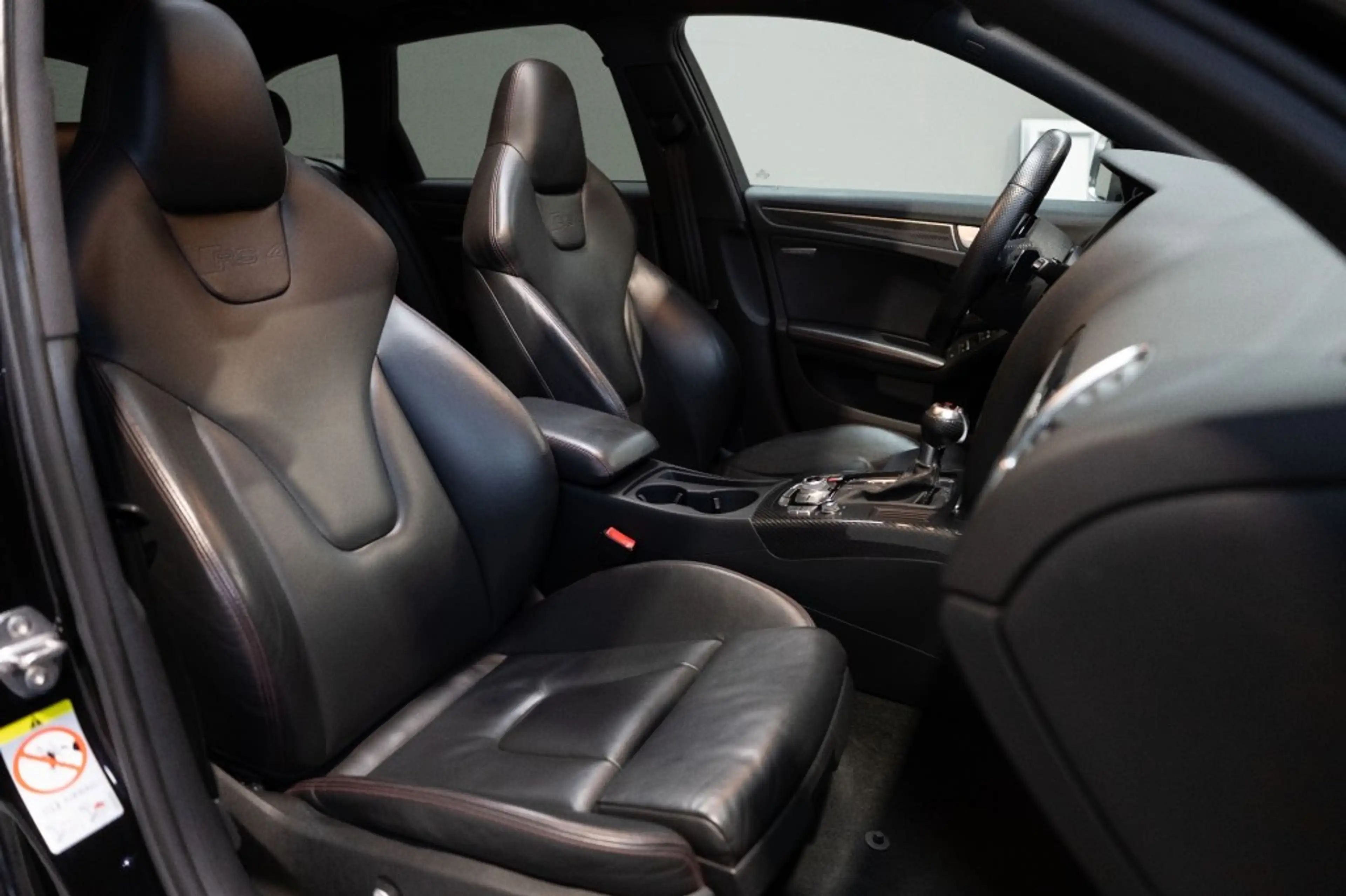 Audi RS4 4.2 V8 450 PK, B&O Audio, DAB, Panodak, Carbon, Ad — photo 4