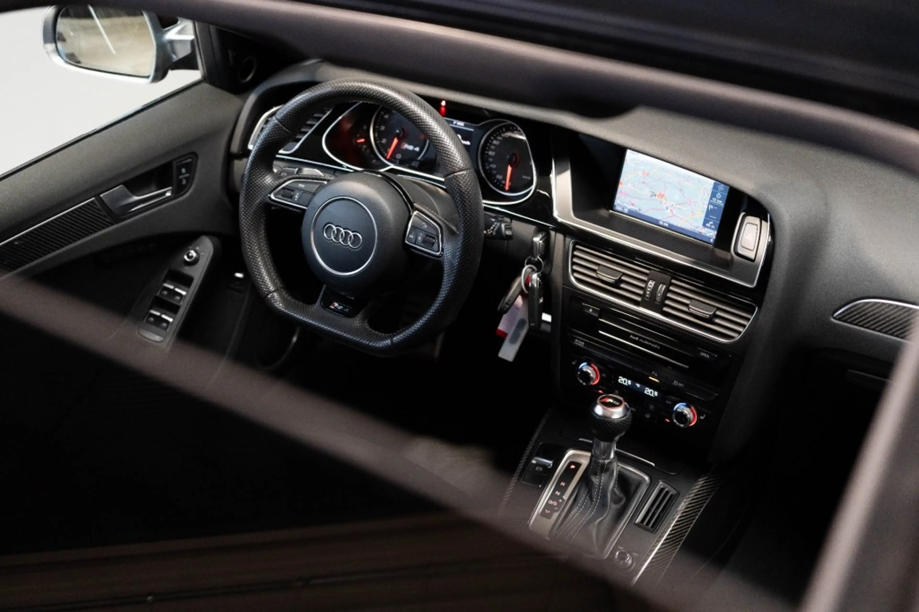 Audi RS4 4.2 V8 450 PK, B&O Audio, DAB, Panodak, Carbon, Ad — photo 22