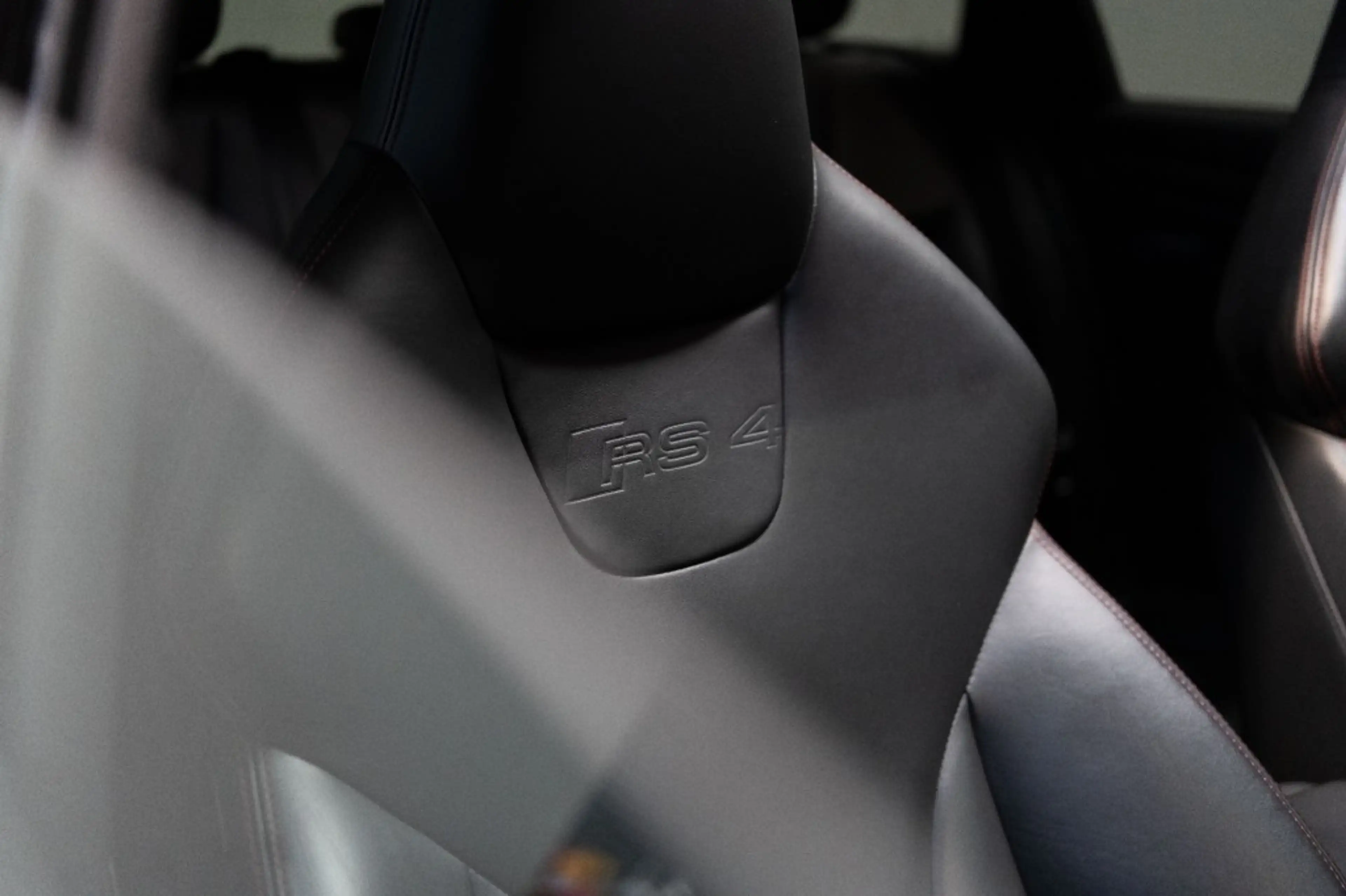 Audi RS4 4.2 V8 450 PK, B&O Audio, DAB, Panodak, Carbon, Ad — photo 18