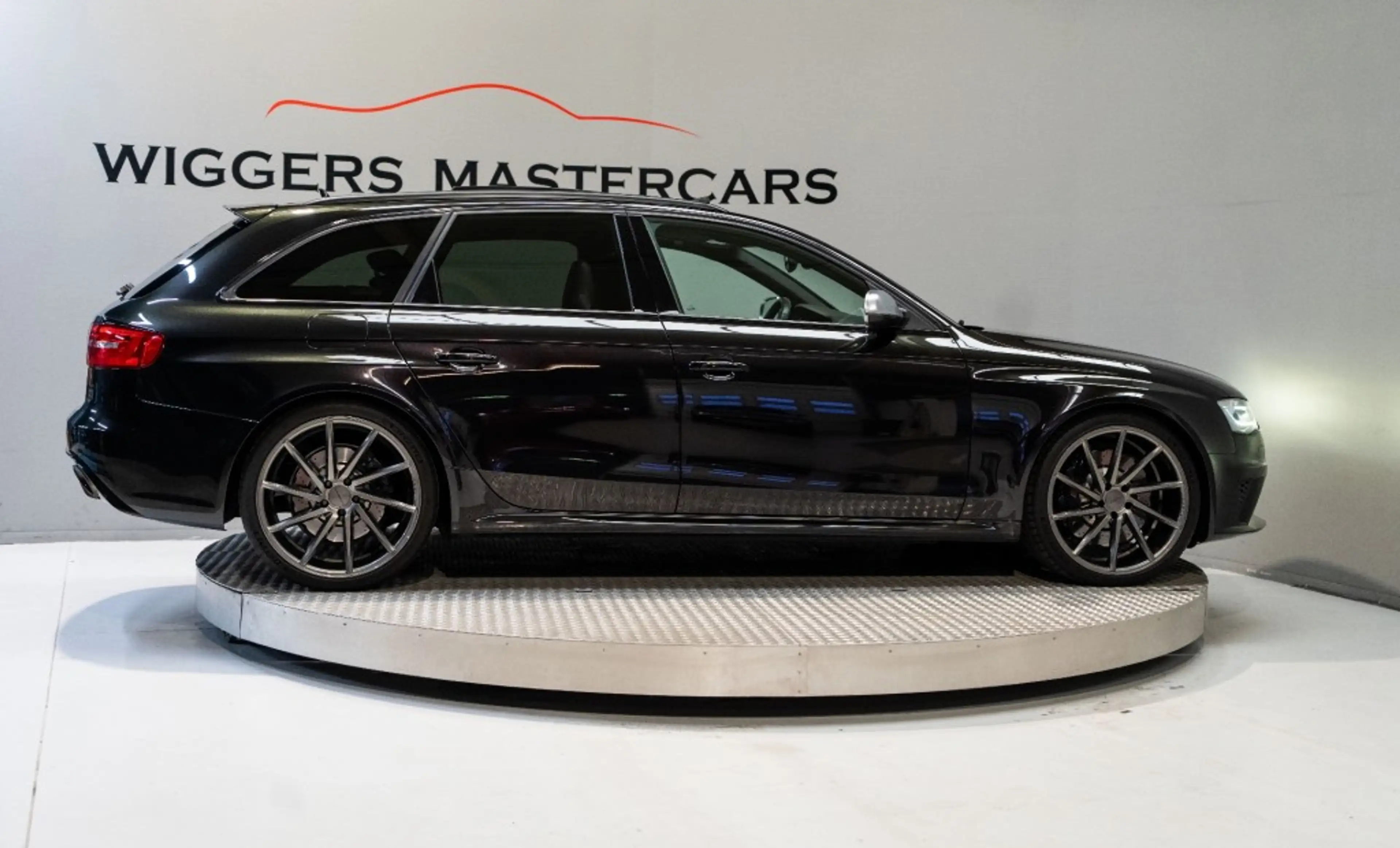 Audi RS4 4.2 V8 450 PK, B&O Audio, DAB, Panodak, Carbon, Ad — photo 31