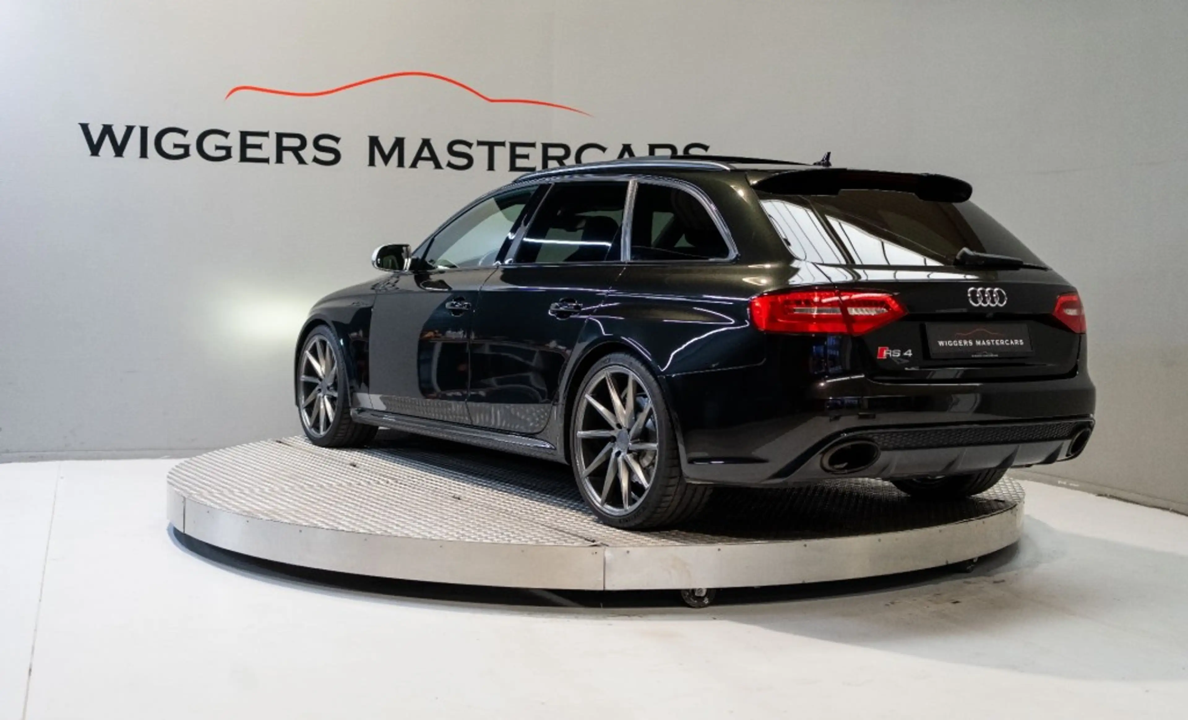 Audi RS4 4.2 V8 450 PK, B&O Audio, DAB, Panodak, Carbon, Ad — photo 24