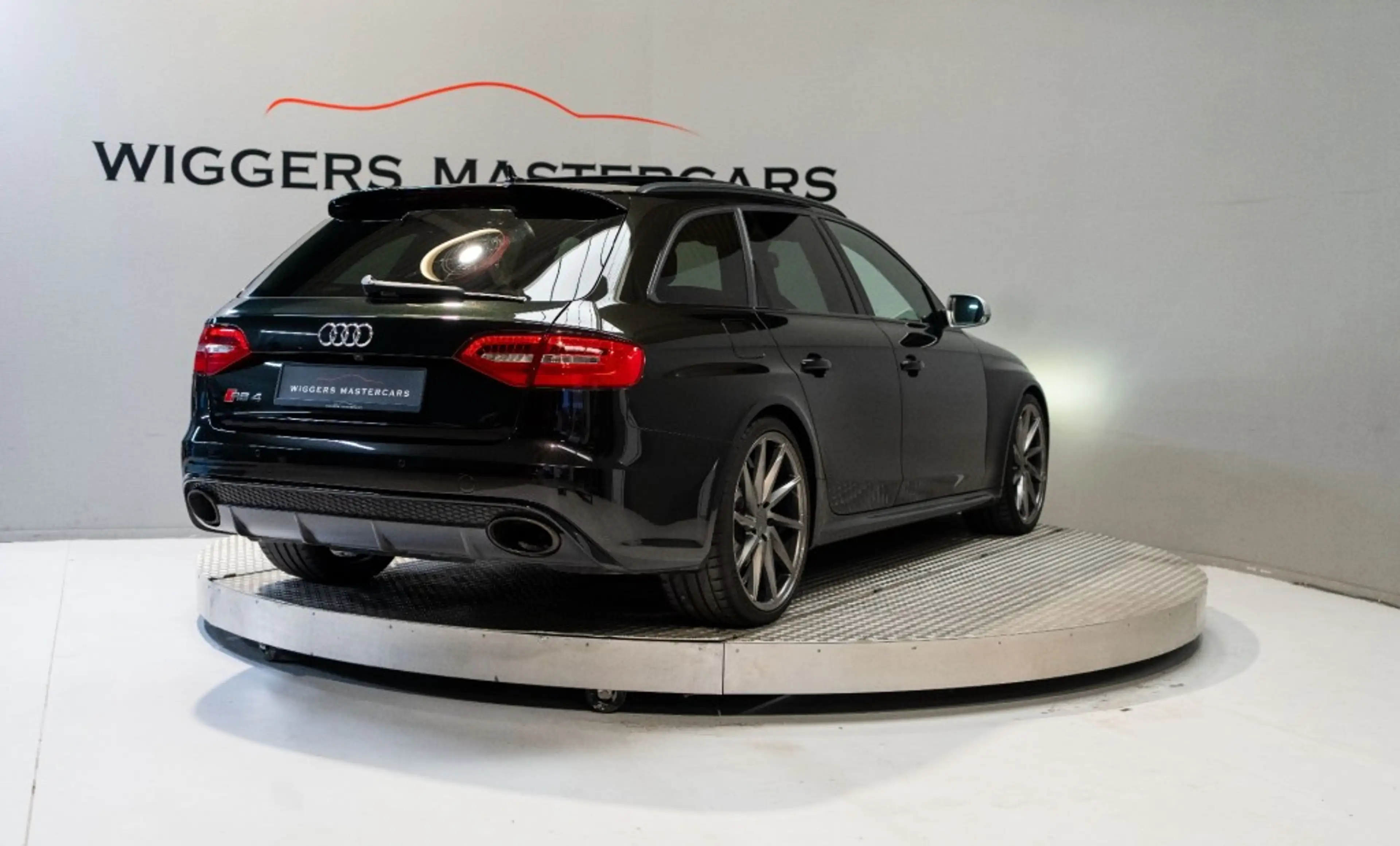 Audi RS4 4.2 V8 450 PK, B&O Audio, DAB, Panodak, Carbon, Ad — photo 5