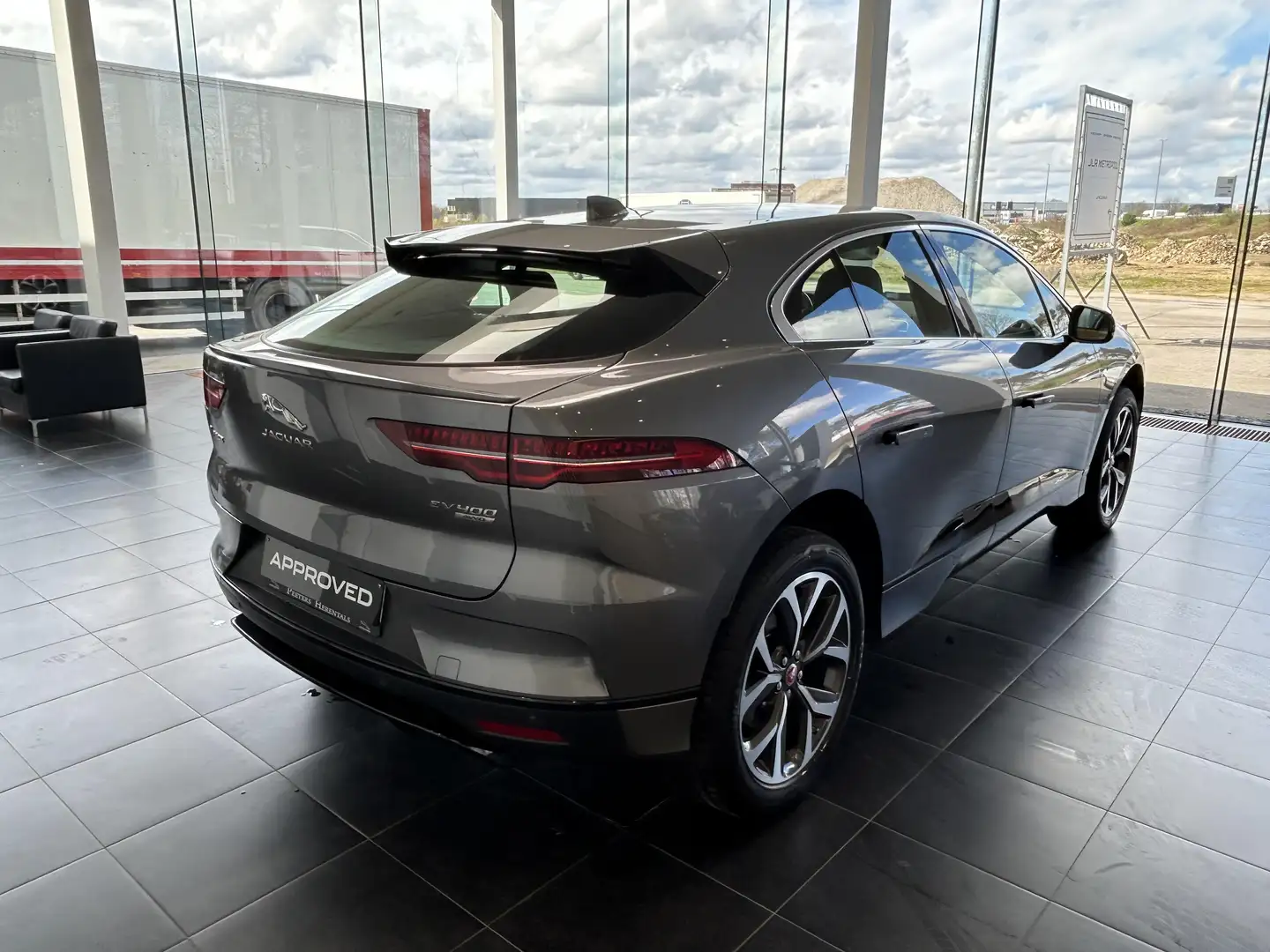 Jaguar I-Pace EV400 SE AWD Auto. 20MY Grijs - 2