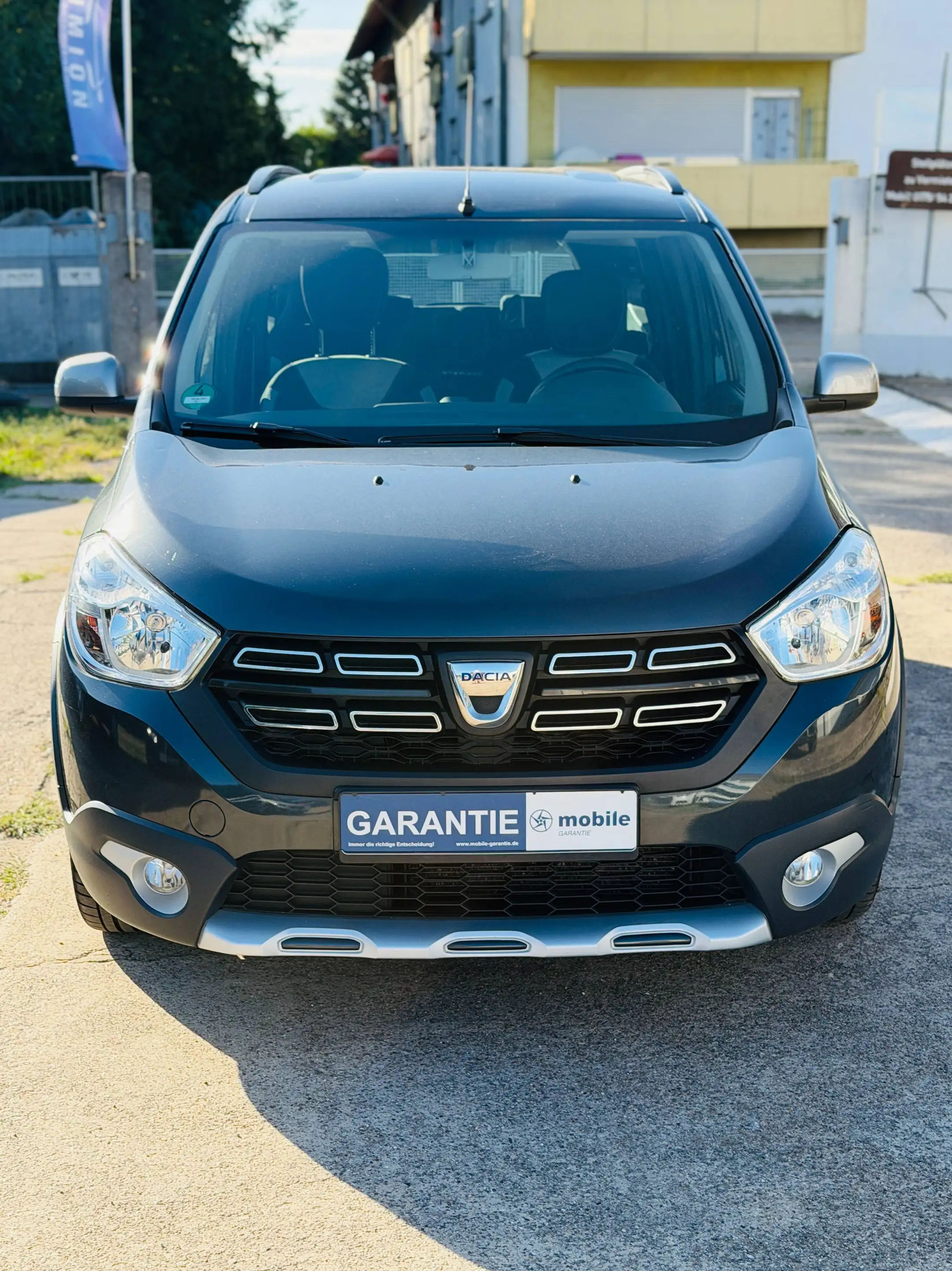 Dacia Lodgy Stepway*1.Hand*S-HEFT*AHK*Kamera*7 Sitze — photo 5