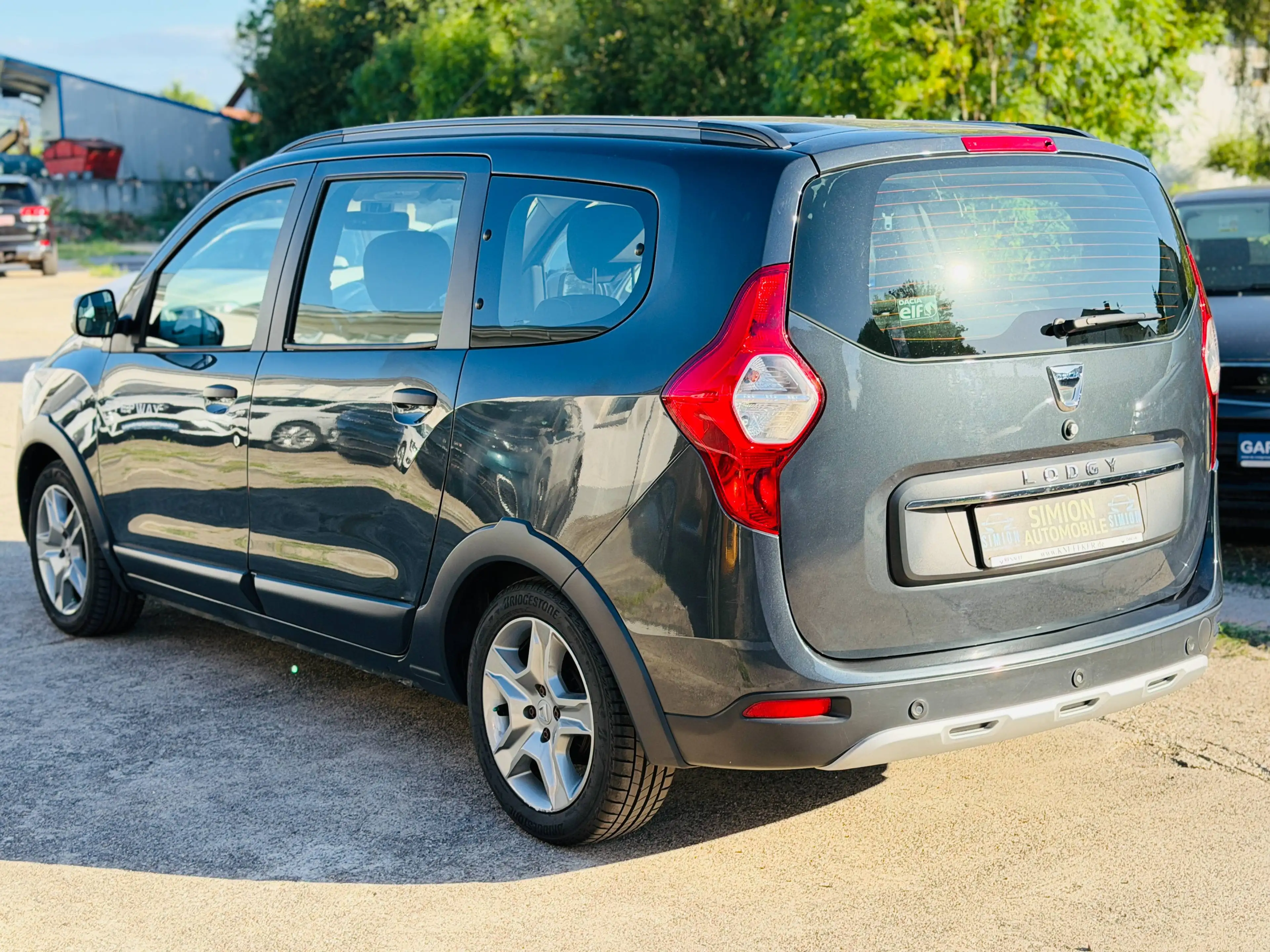 Dacia Lodgy Stepway*1.Hand*S-HEFT*AHK*Kamera*7 Sitze — photo 3