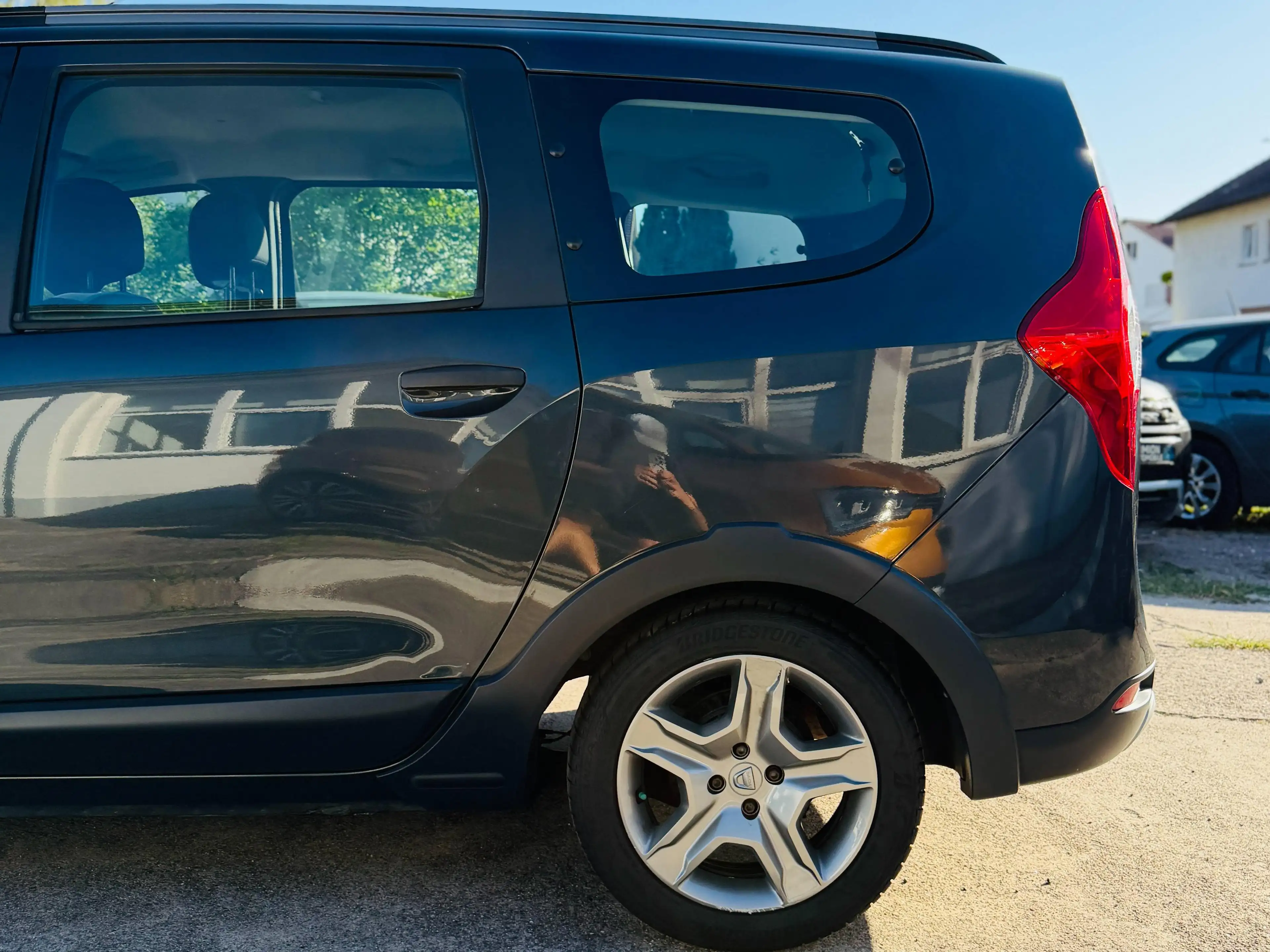 Dacia Lodgy Stepway*1.Hand*S-HEFT*AHK*Kamera*7 Sitze — photo 9