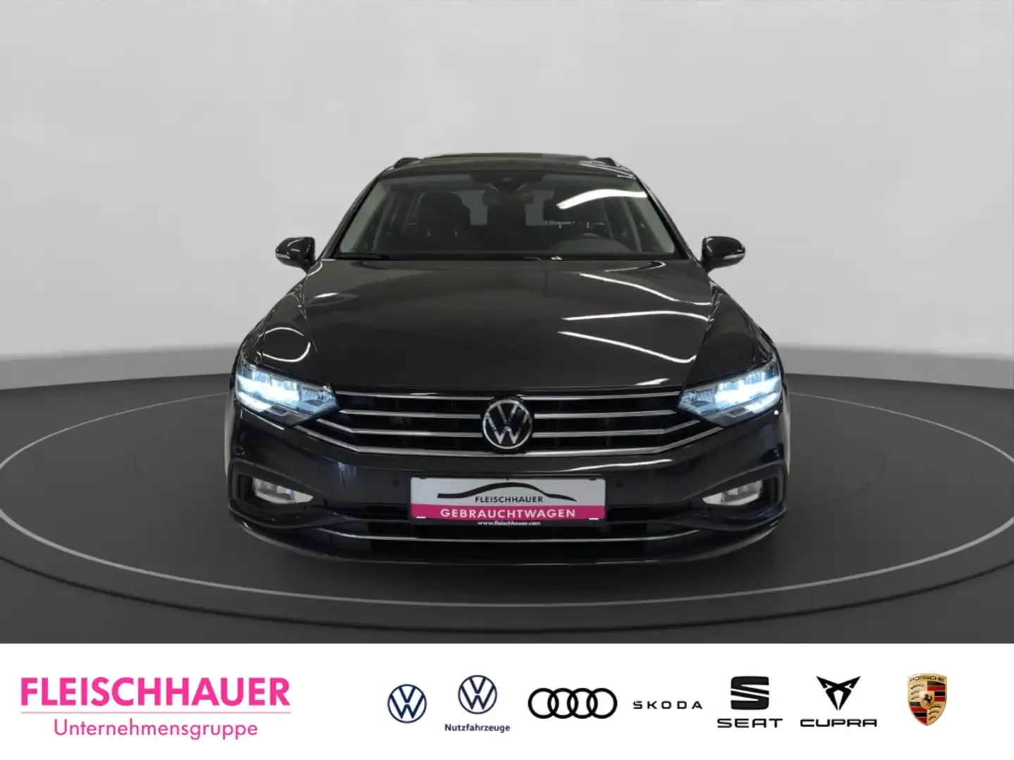 Volkswagen Passat Variant Business 2.0 TDI Navi+LED+AHK+Pano Grau - 2