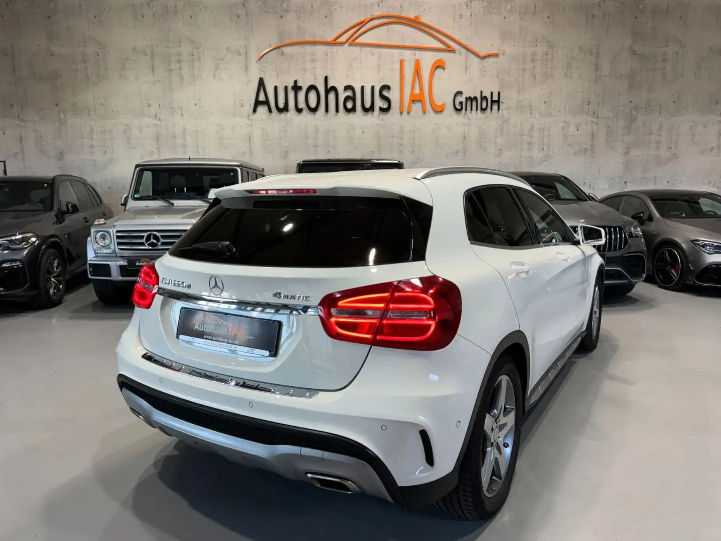 Mercedes-Benz GLA 220 /4Matic/SHZ/NAVI/LED/BI-XENON/AMG/TEMPOMA Weiß - 2