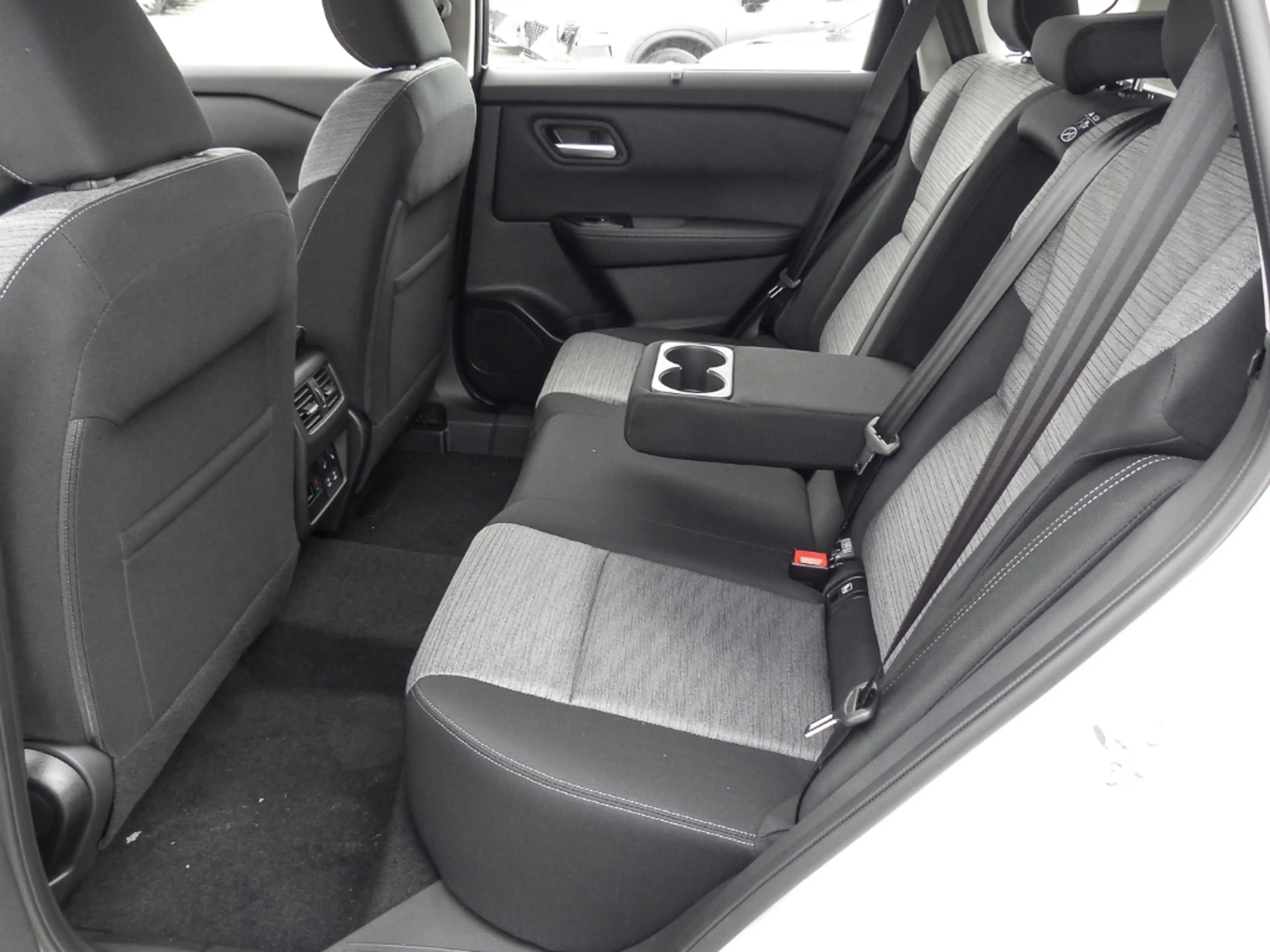 Nissan X-Trail Acenta 1.5 VC-T MHEV 163PS 4x2 Xtronic Familienpak — photo 14