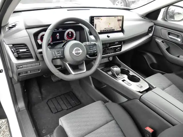 Nissan X-Trail view 5