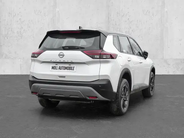 Nissan X-Trail view 2