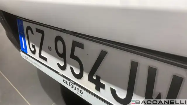 Peugeot 208 view 7
