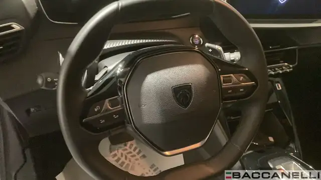 Peugeot 208 view 15