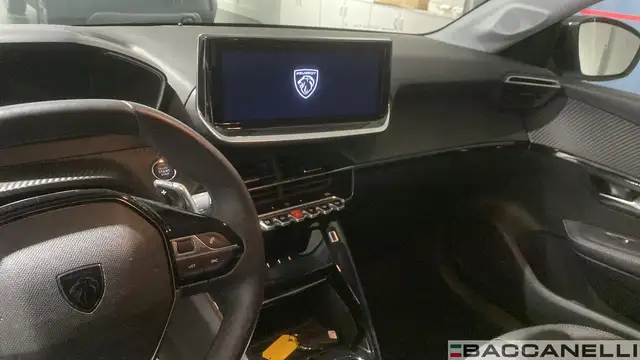 Peugeot 208 view 19