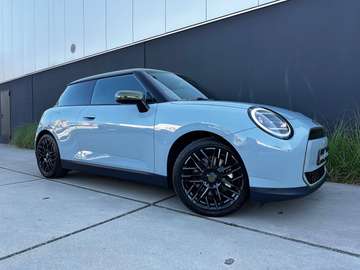 e-Mini 54.2 kWh Cooper SE *PAUL SMITH EDITION*PANO DAK*JCW SPORTSTOELEN*MEMORY*HUD*HK SOUND*