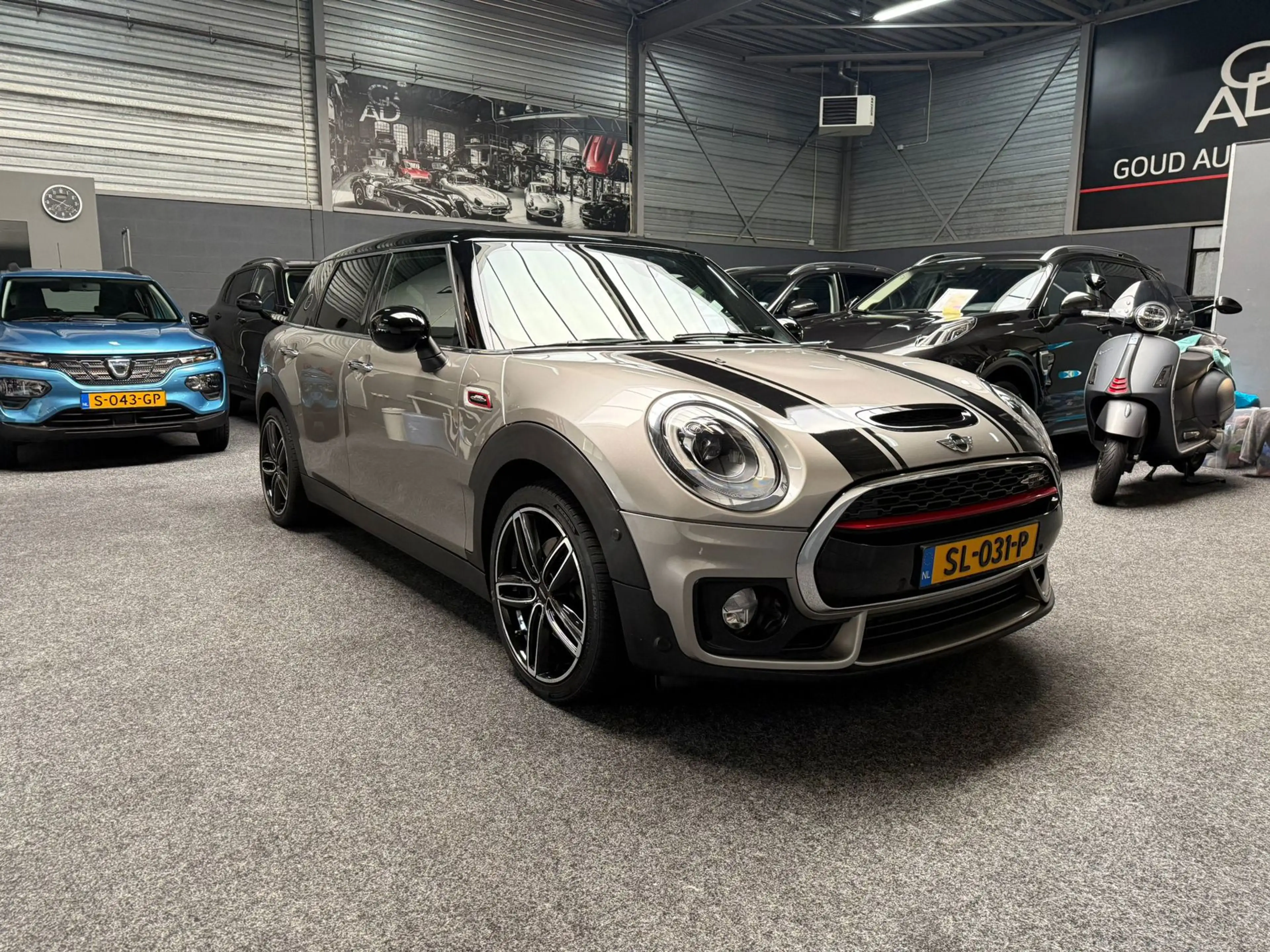 MINI Cooper S Clubman Mini 2.0 Chili Serious Business JCW — photo 2