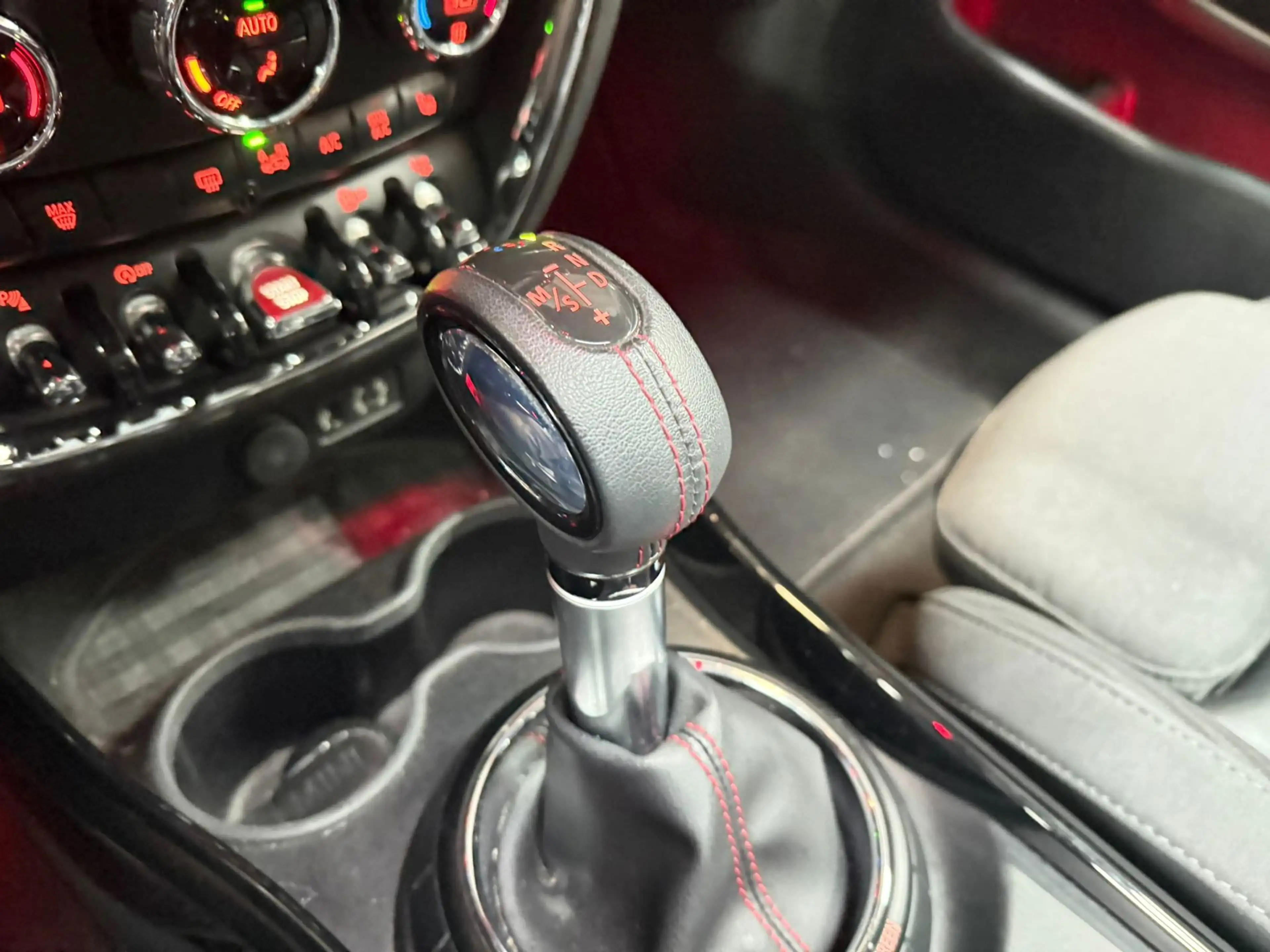 MINI Cooper S Clubman Mini 2.0 Chili Serious Business JCW — photo 15