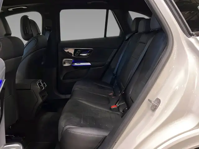 Mercedes-Benz GLC 200 view 9