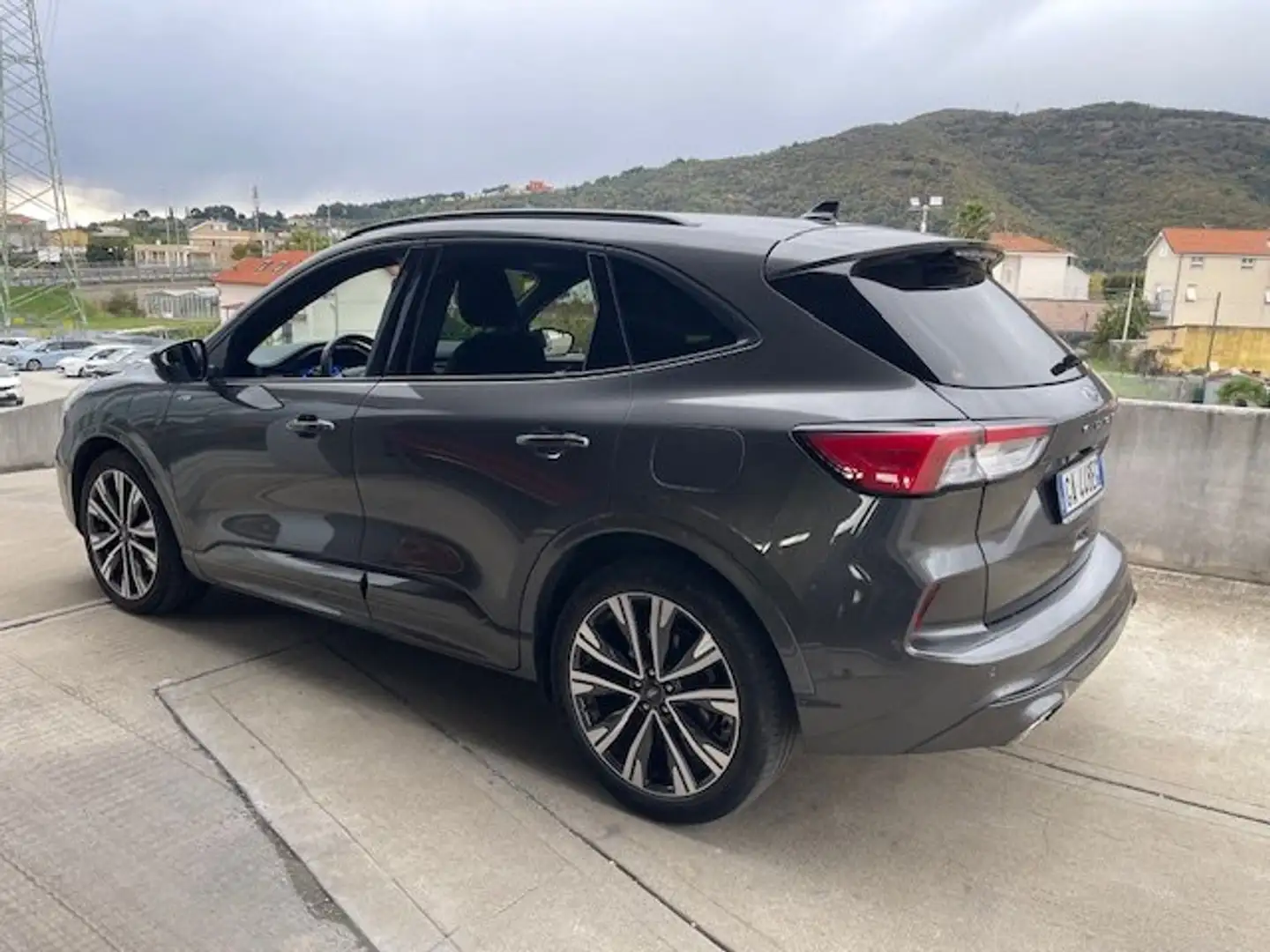 Ford Kuga Kuga 2.5 phev ST-Line X 2wd 225cv cvt Gris - 2