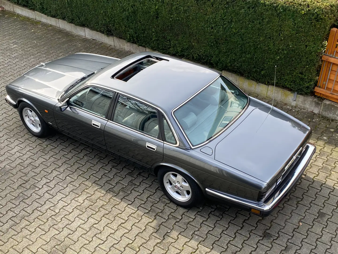 Jaguar XJ6 XJ40 4.0 S Last Edition Silber - 2