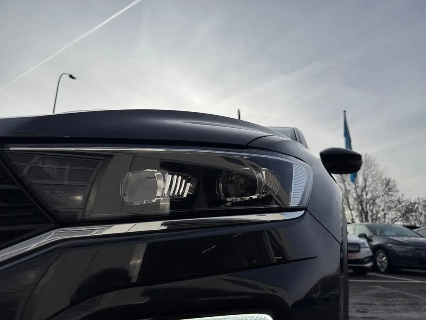 Volkswagen T-Roc 1.5 l TSI DSG Grau - 2