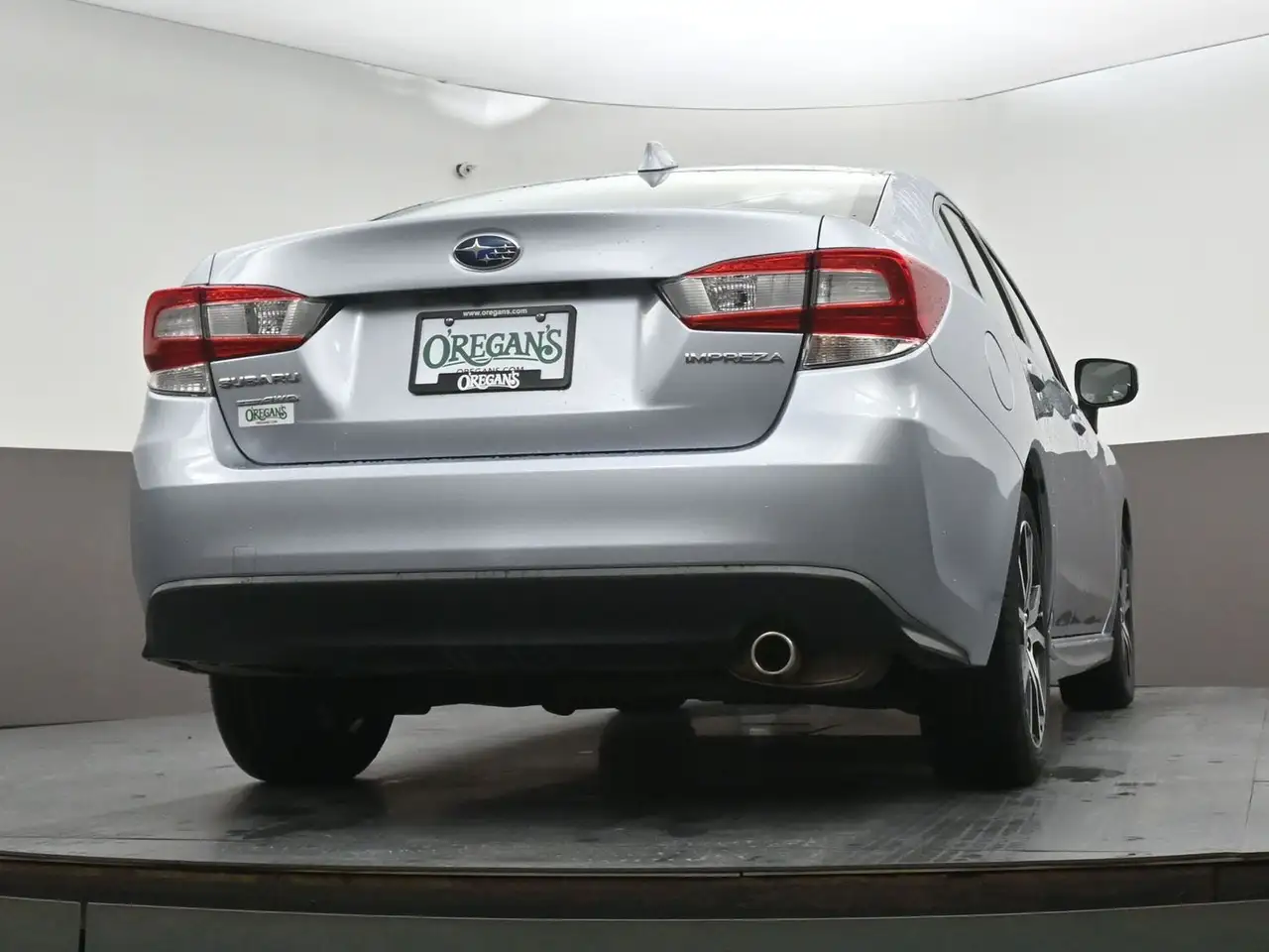 Subaru Impreza снимка Subaru Impreza