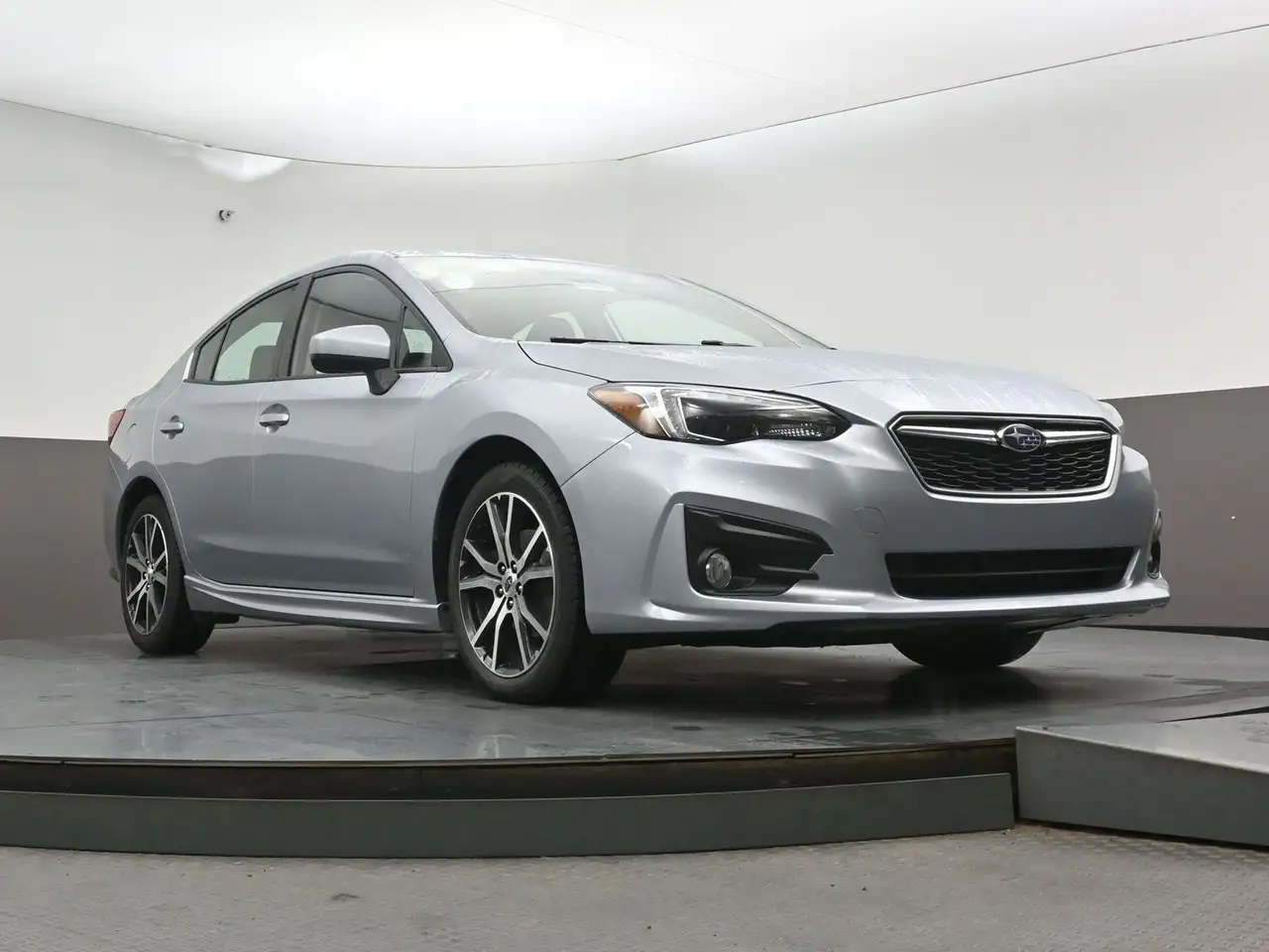 Subaru Impreza снимка Subaru Impreza