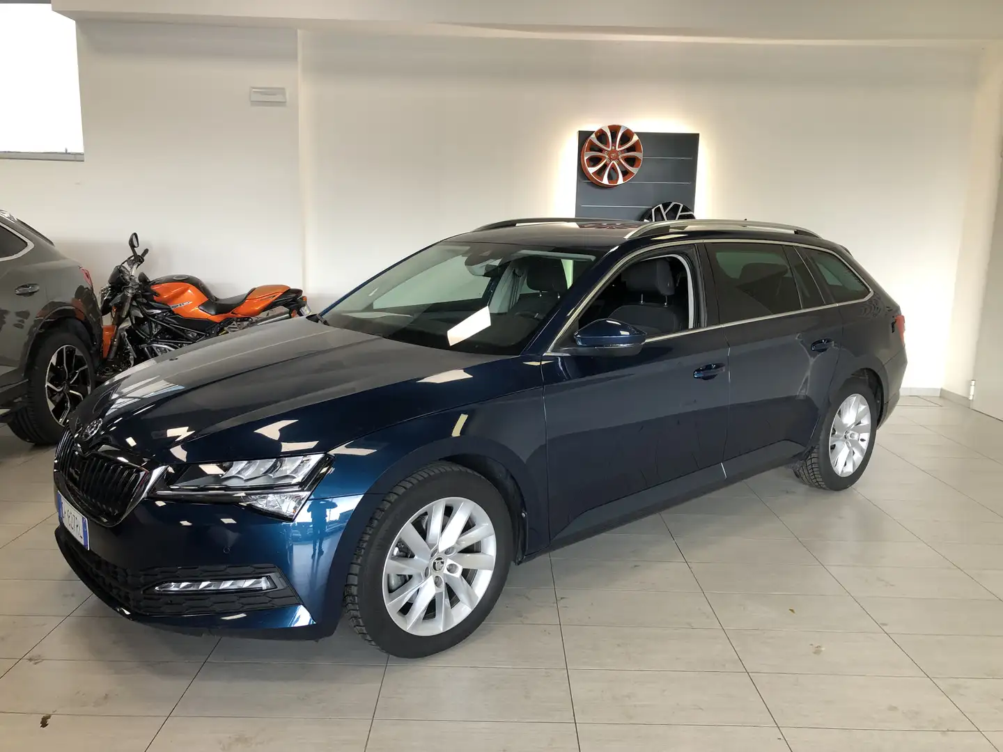 Skoda Superb Superb Wagon 2.0 tdi evo Executive 4x4 200cv dsg Зелений - 1