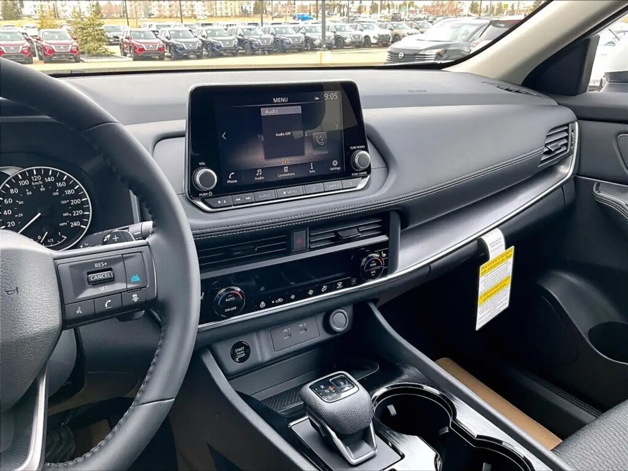 Nissan Rogue снимка Nissan Rogue